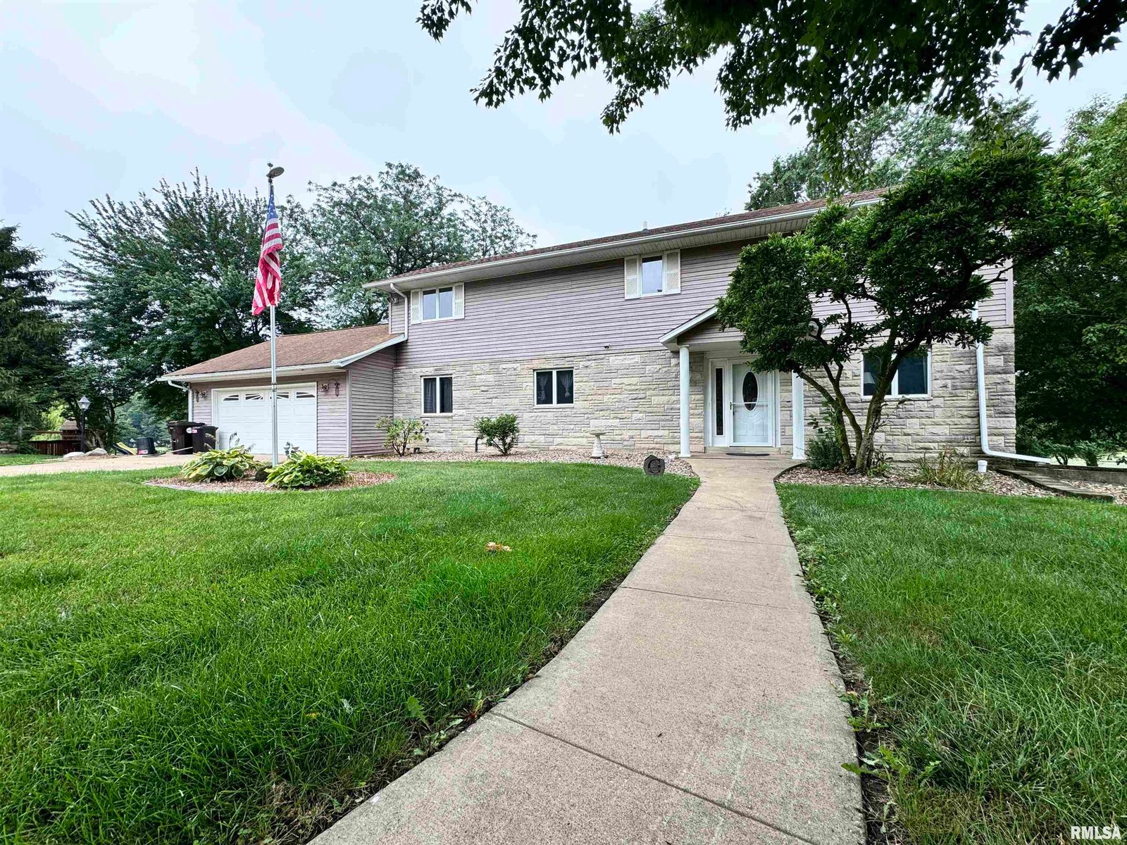 1797 E County Road 1540 Carthage IL
