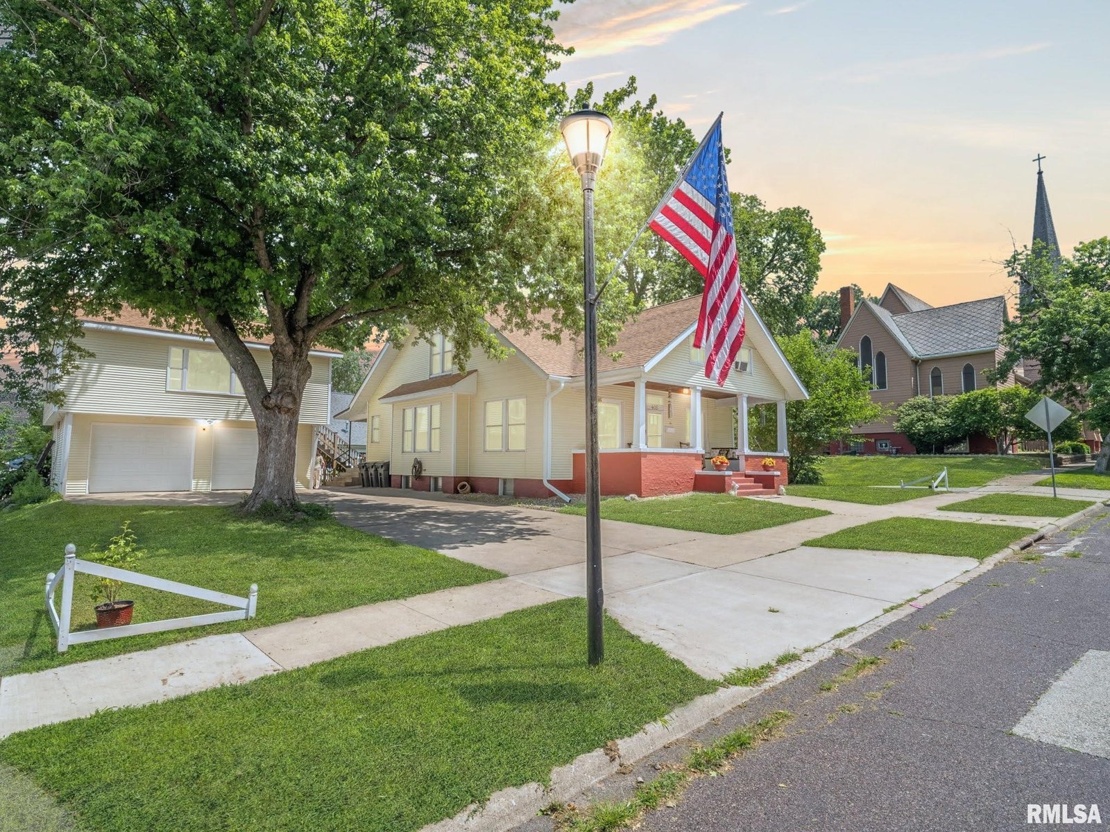 405 WASHINGTON Street Pekin IL