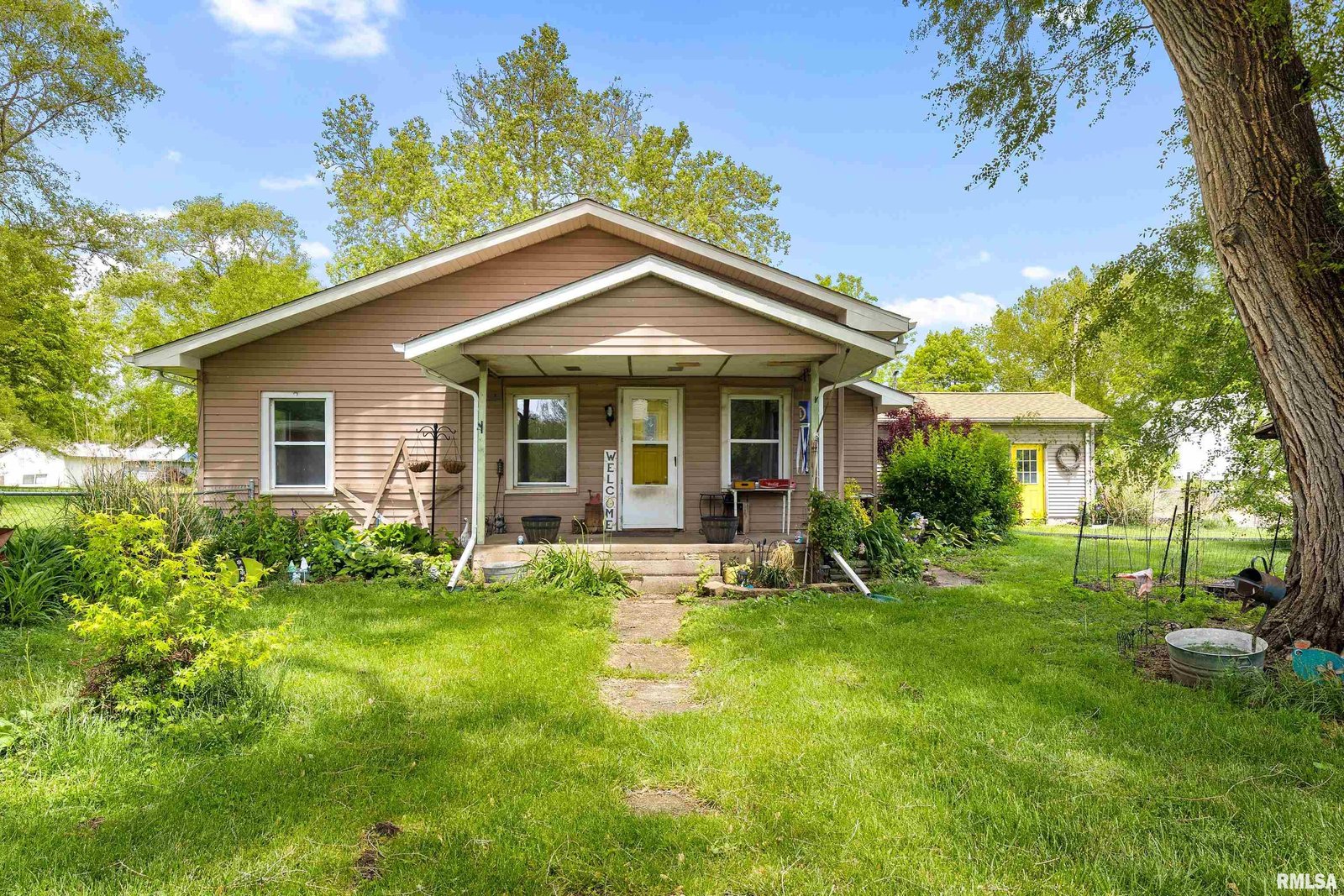 507 E MAIN Street Bryant IL