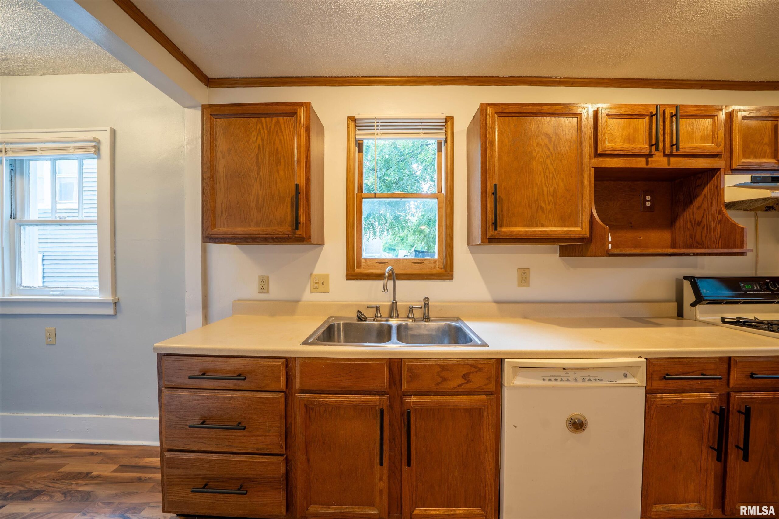 1025 E MAYWOOD Avenue Peoria IL