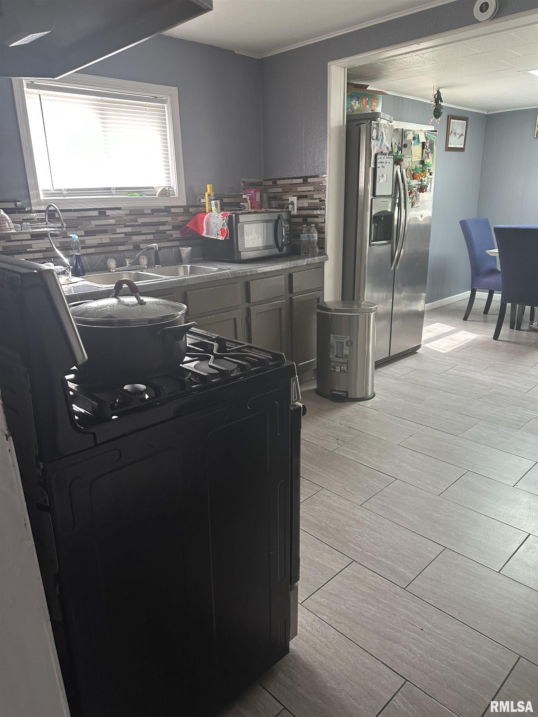 410 E VIRGINIA Avenue Peoria IL