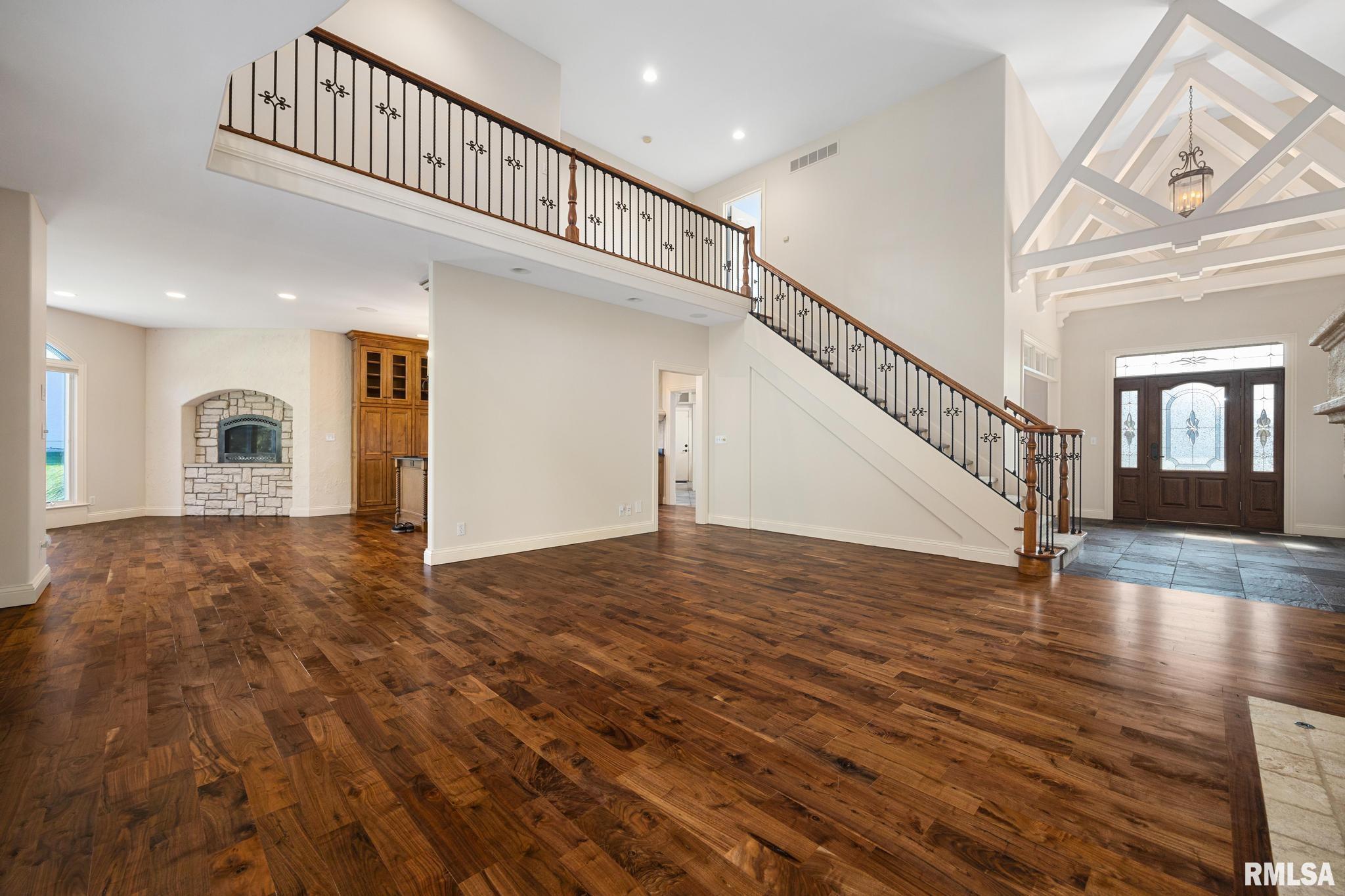 2233 W AUGUSTA Drive Dunlap IL