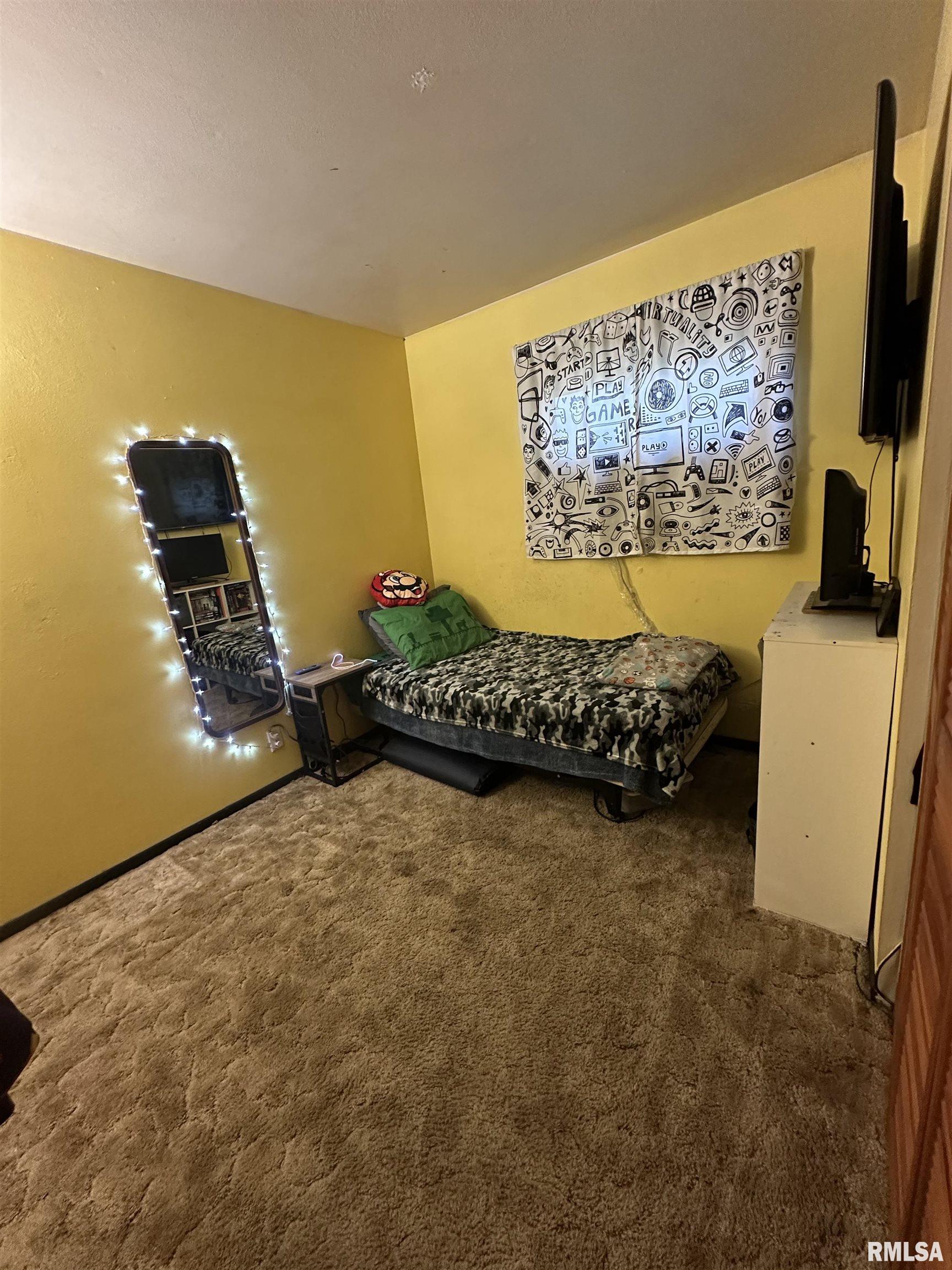 321 ARROW Street Pekin IL