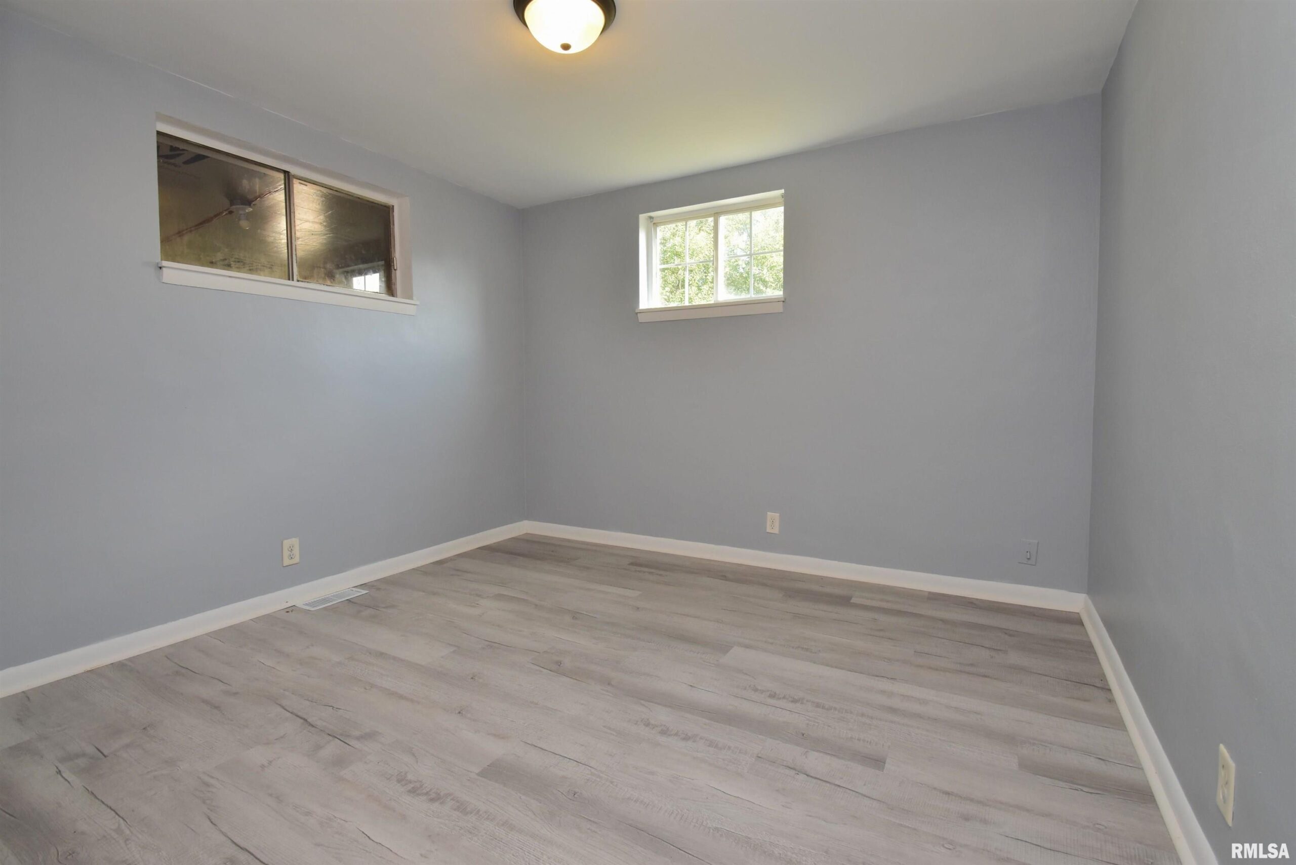 260 COOPER Street Pekin IL