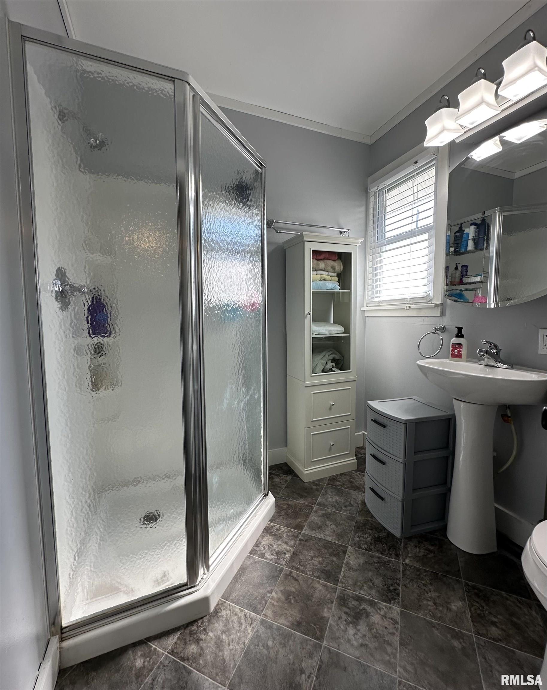 1028 E OAK Street Macomb IL