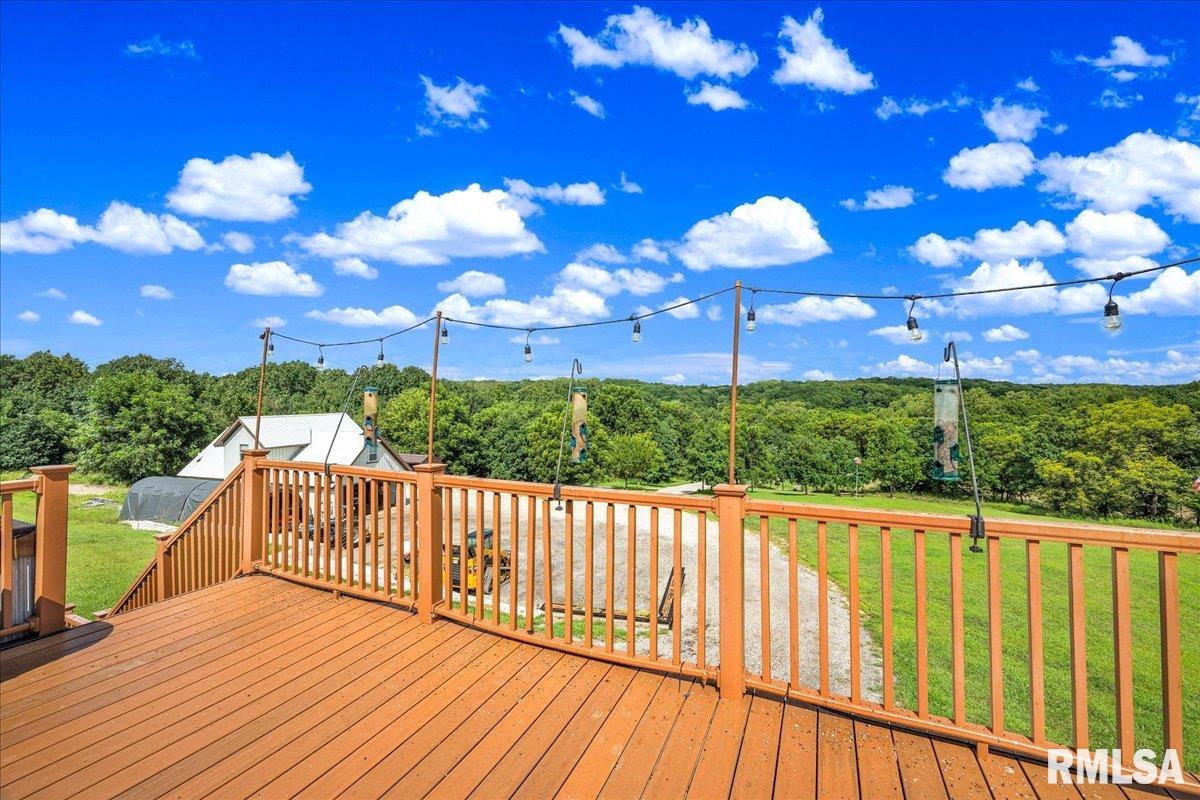 1600 MANSON HEIGHTS Road Victoria IL