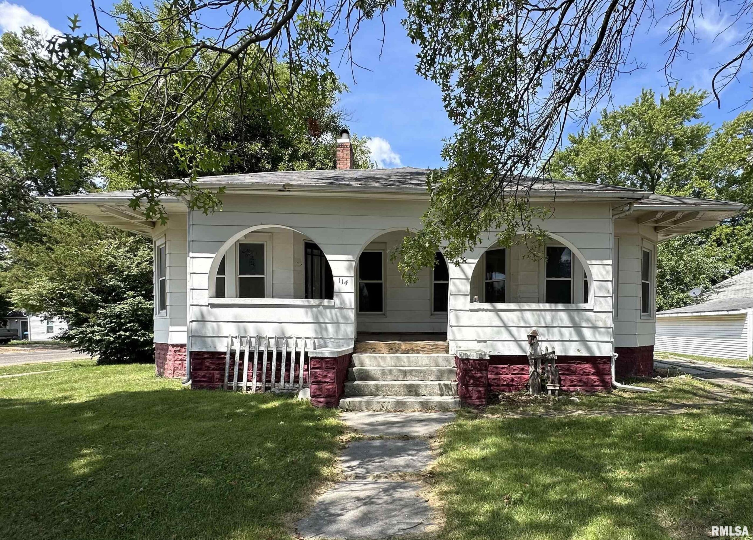 114 MCLEAN Street Colchester IL