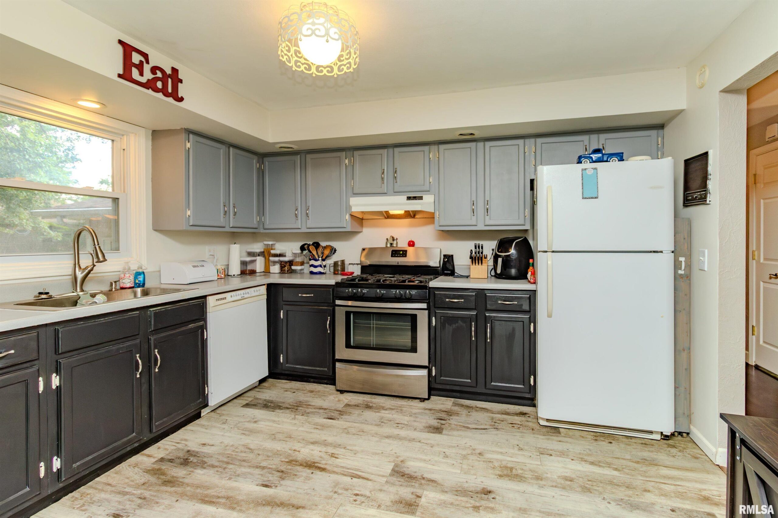 404 AVONDALE Drive East Peoria IL