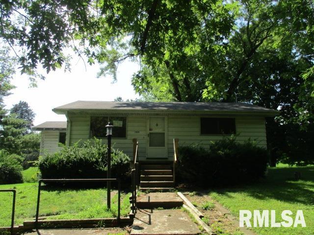1026 N MAIN Street Lewistown IL