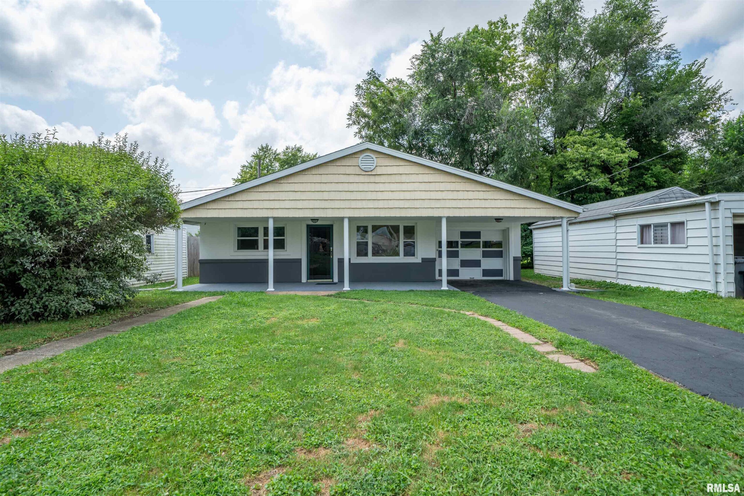 123 CALLENDER Avenue East Peoria IL