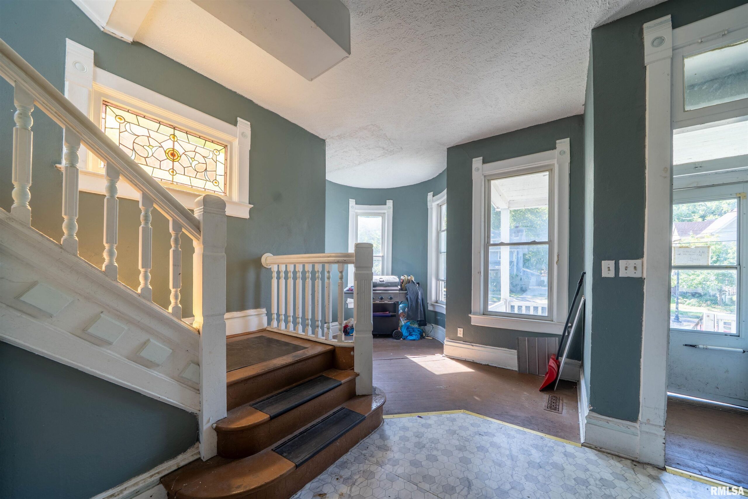 609 W ARMSTRONG Avenue Peoria IL