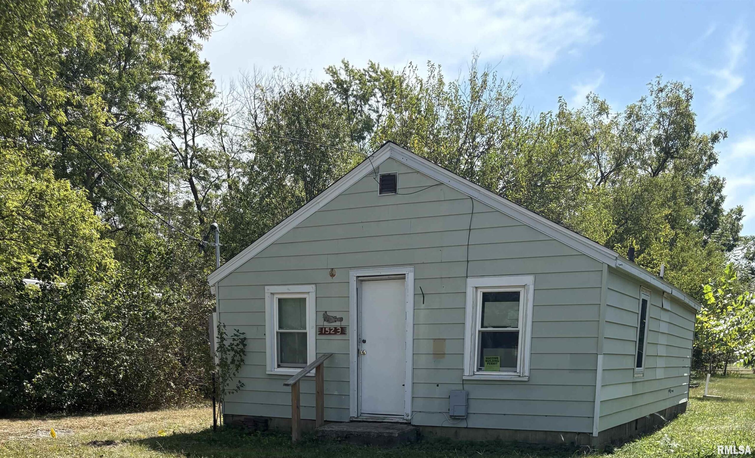 1523 E PIERCE Street Macomb IL