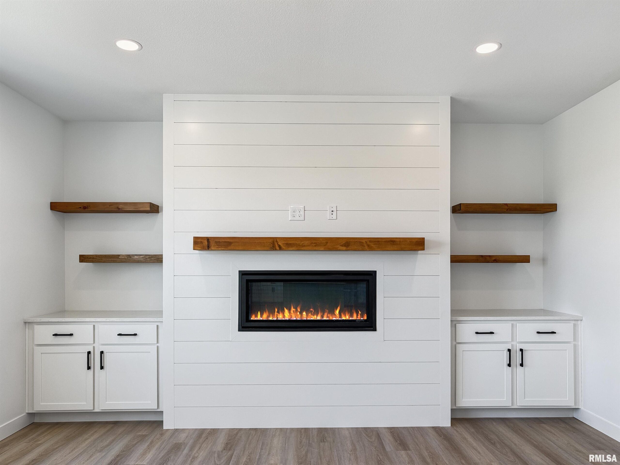 1621 RUSTIC OAK Drive Washington IL