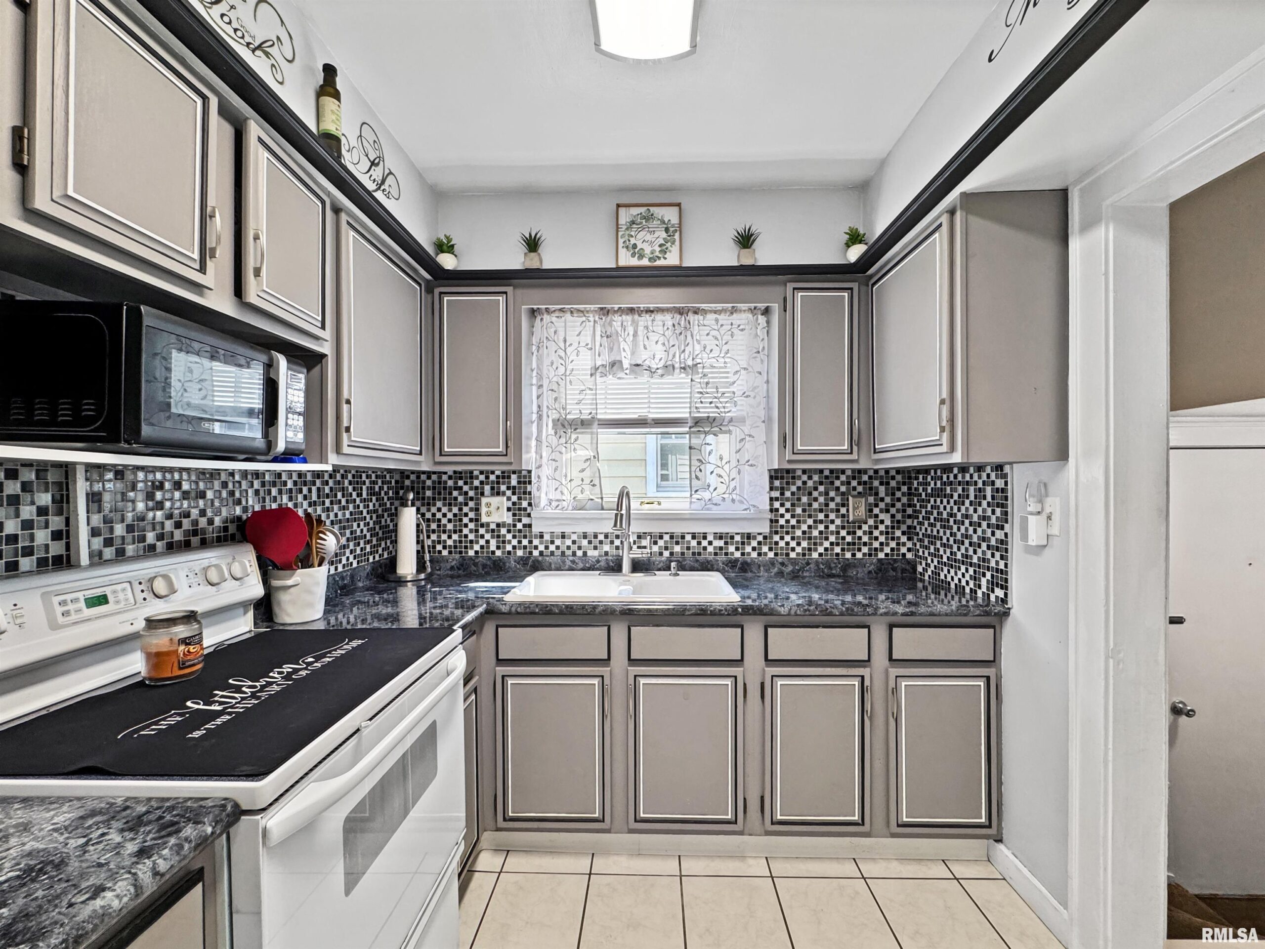 800 W FORREST HILL Avenue Peoria IL