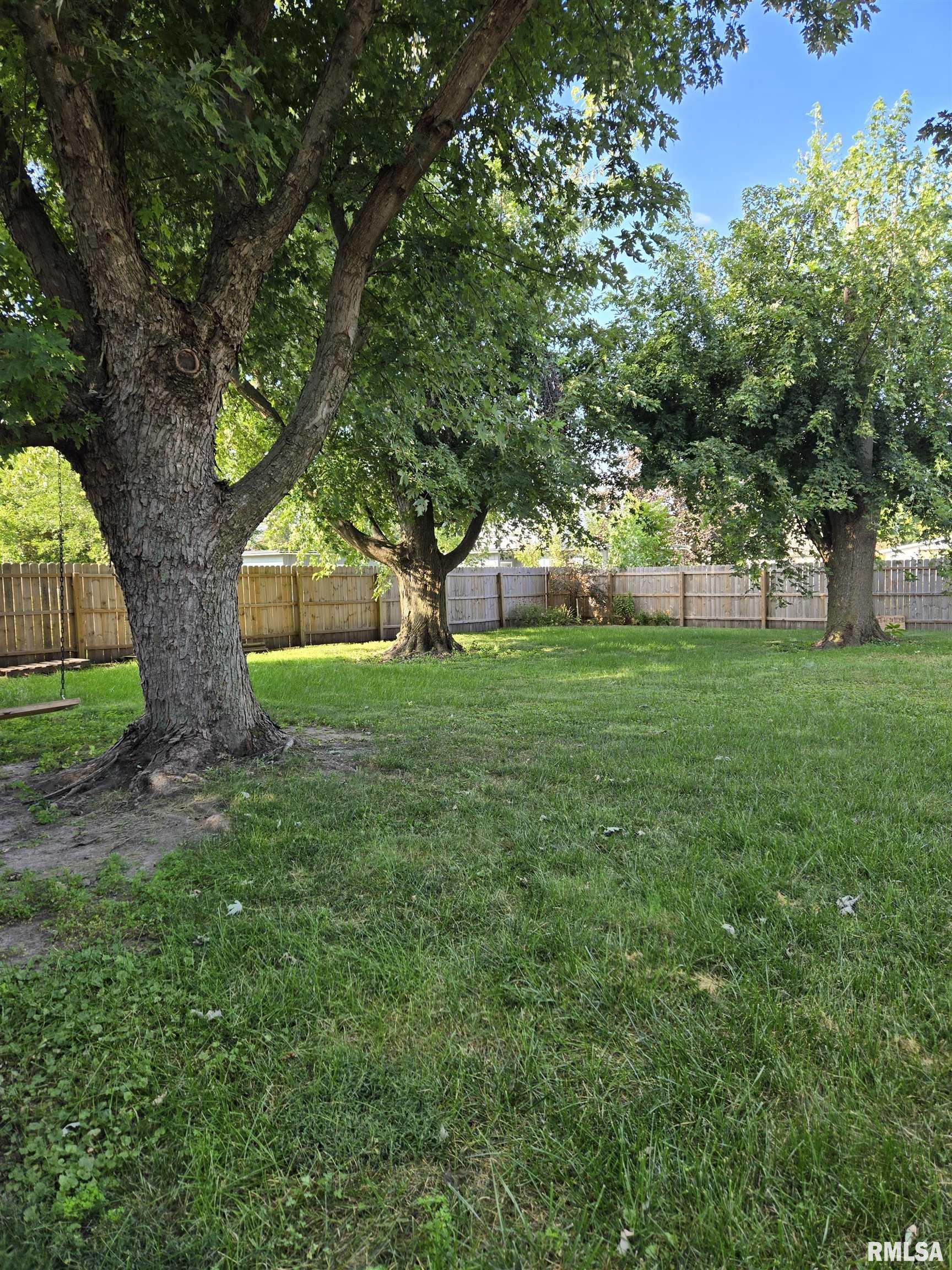 301 W 1ST Avenue La Harpe IL