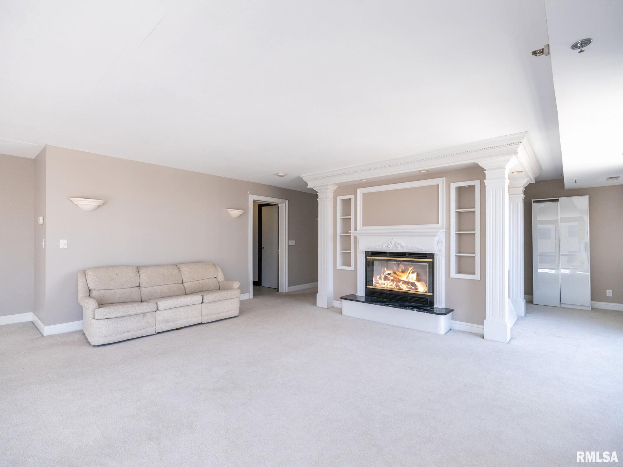 123 SW JEFFERSON Street Peoria IL