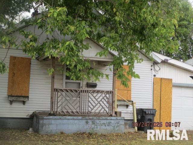 807 S 13TH Street Pekin IL