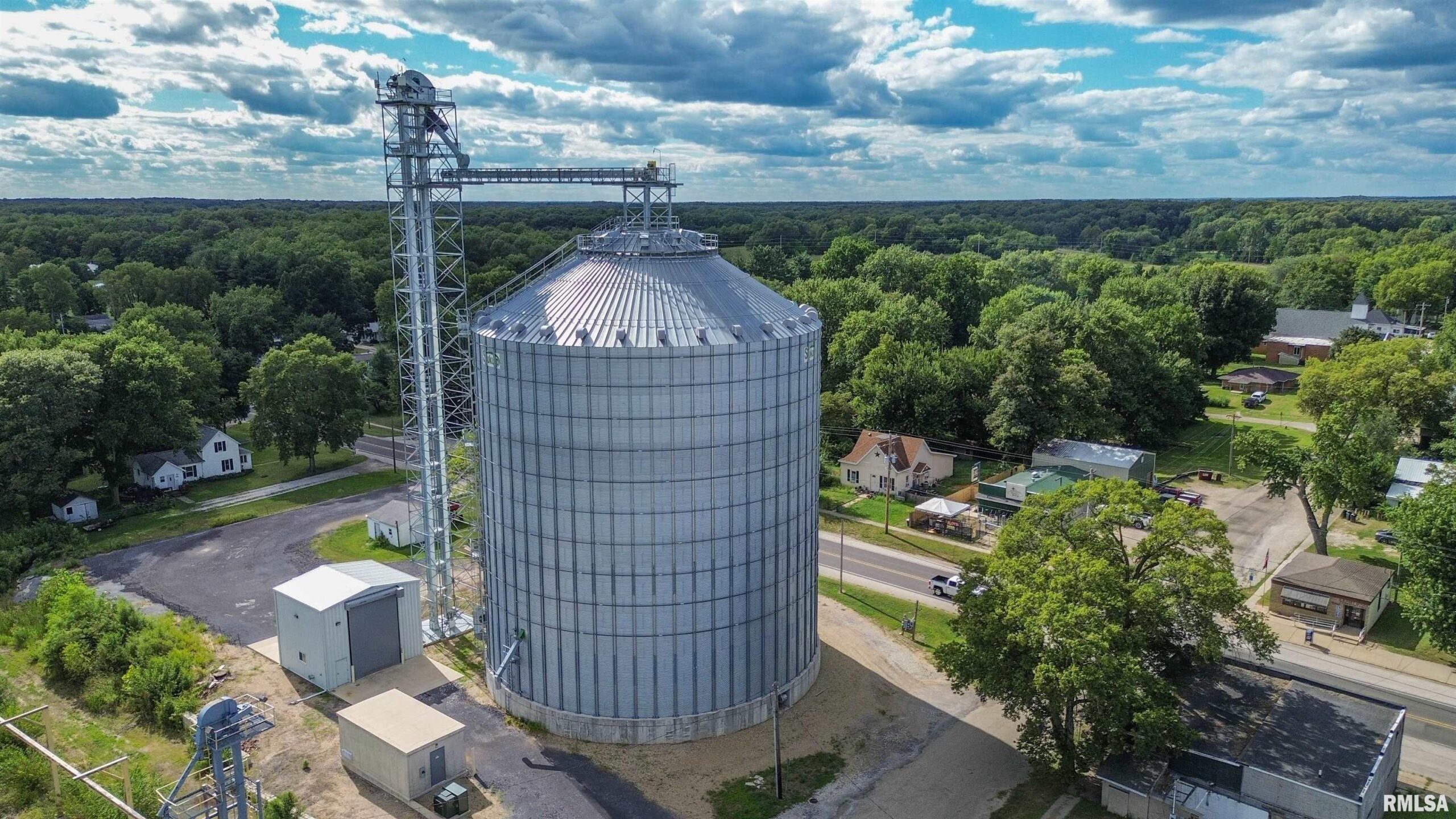 102 S BROADWAY Street Forest City IL