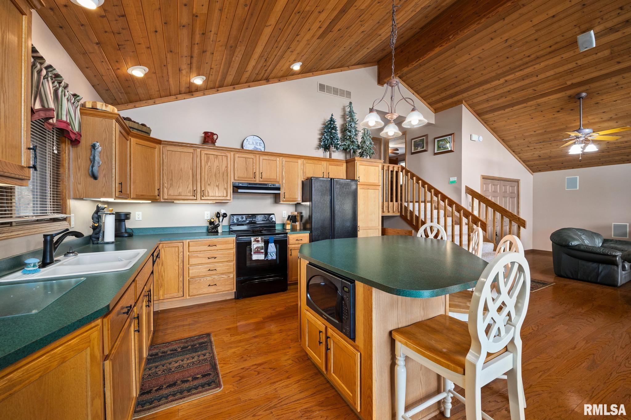 536 LEEWARD Court Varna IL