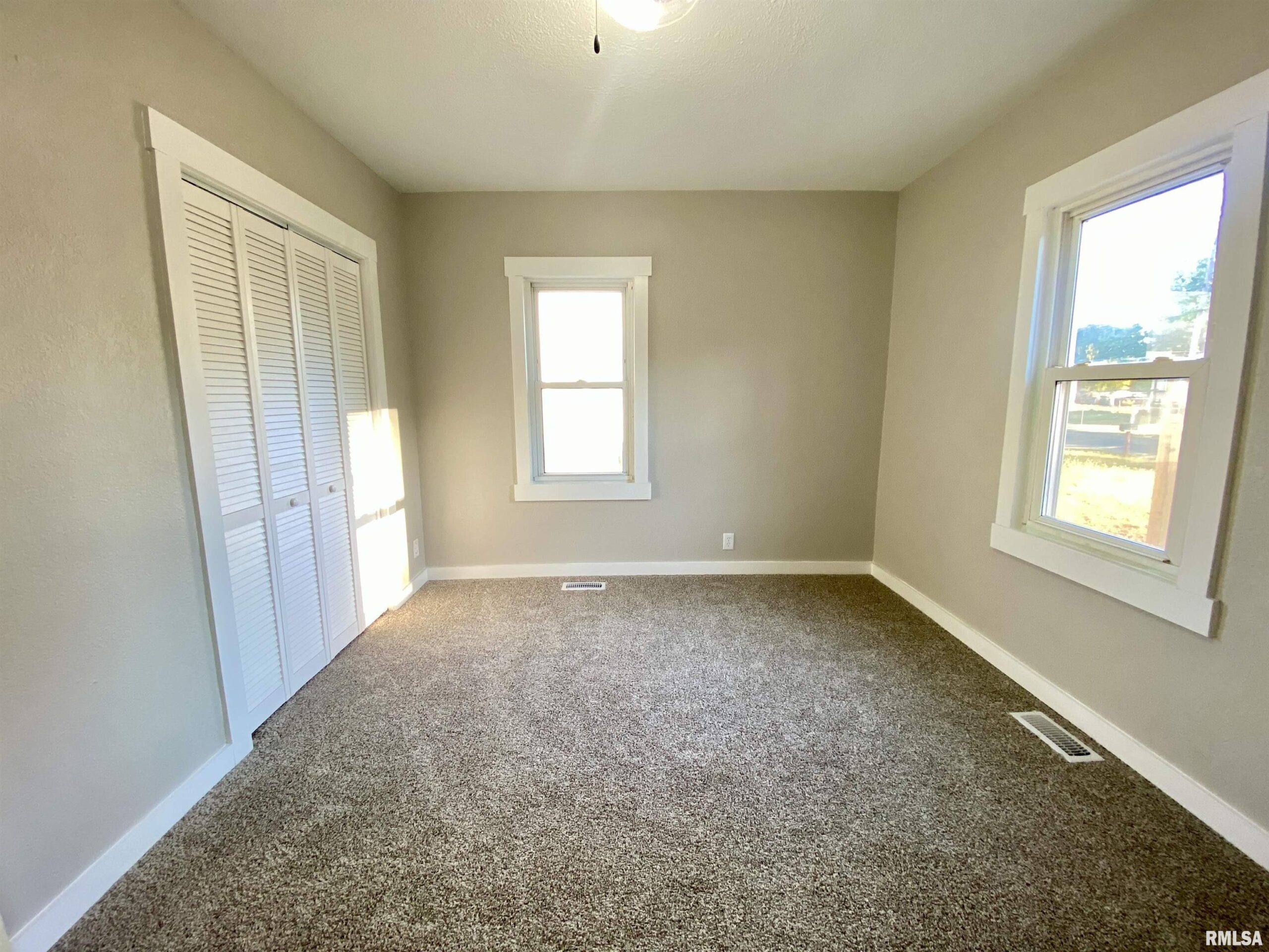 523 S ANNA Avenue Bellevue IL