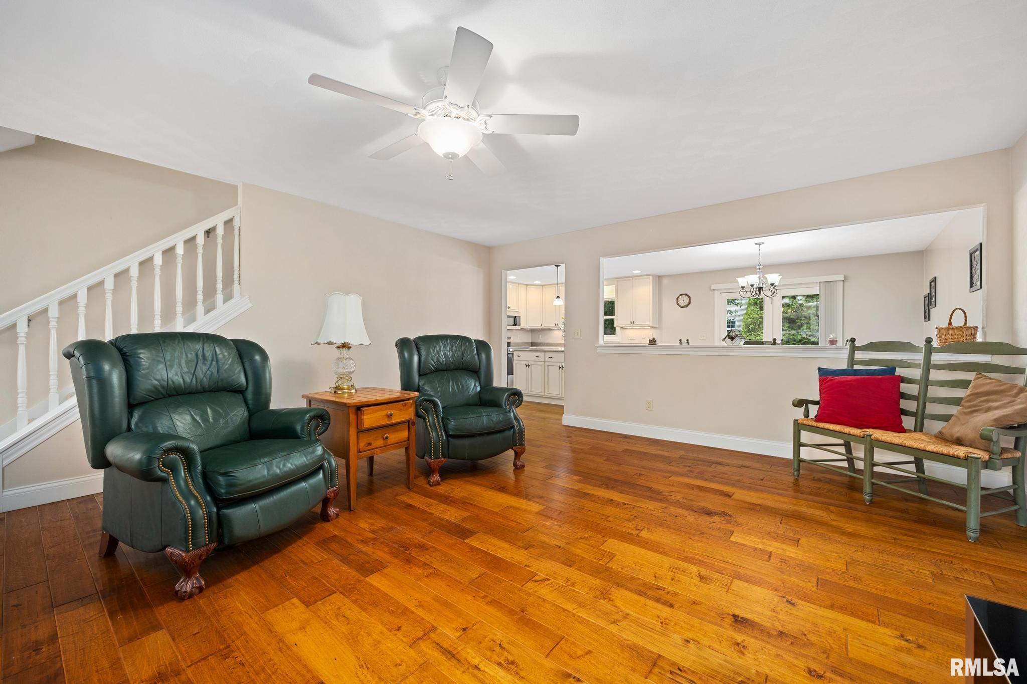 1921 DANE KELSEY Drive Pekin IL