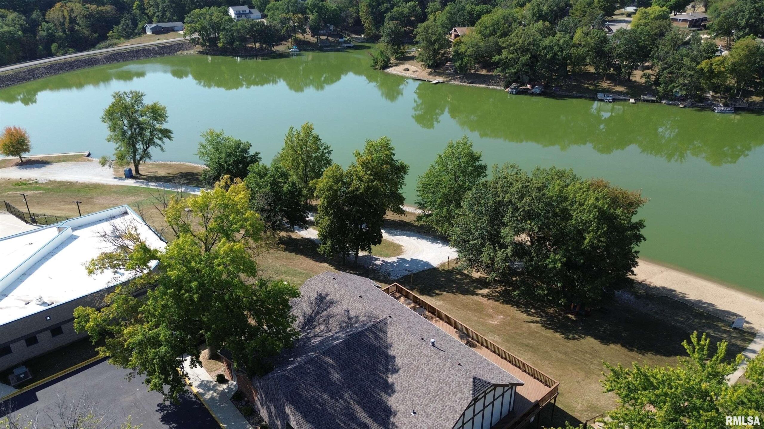 409 W LAKE CAMELOT Drive Mapleton IL