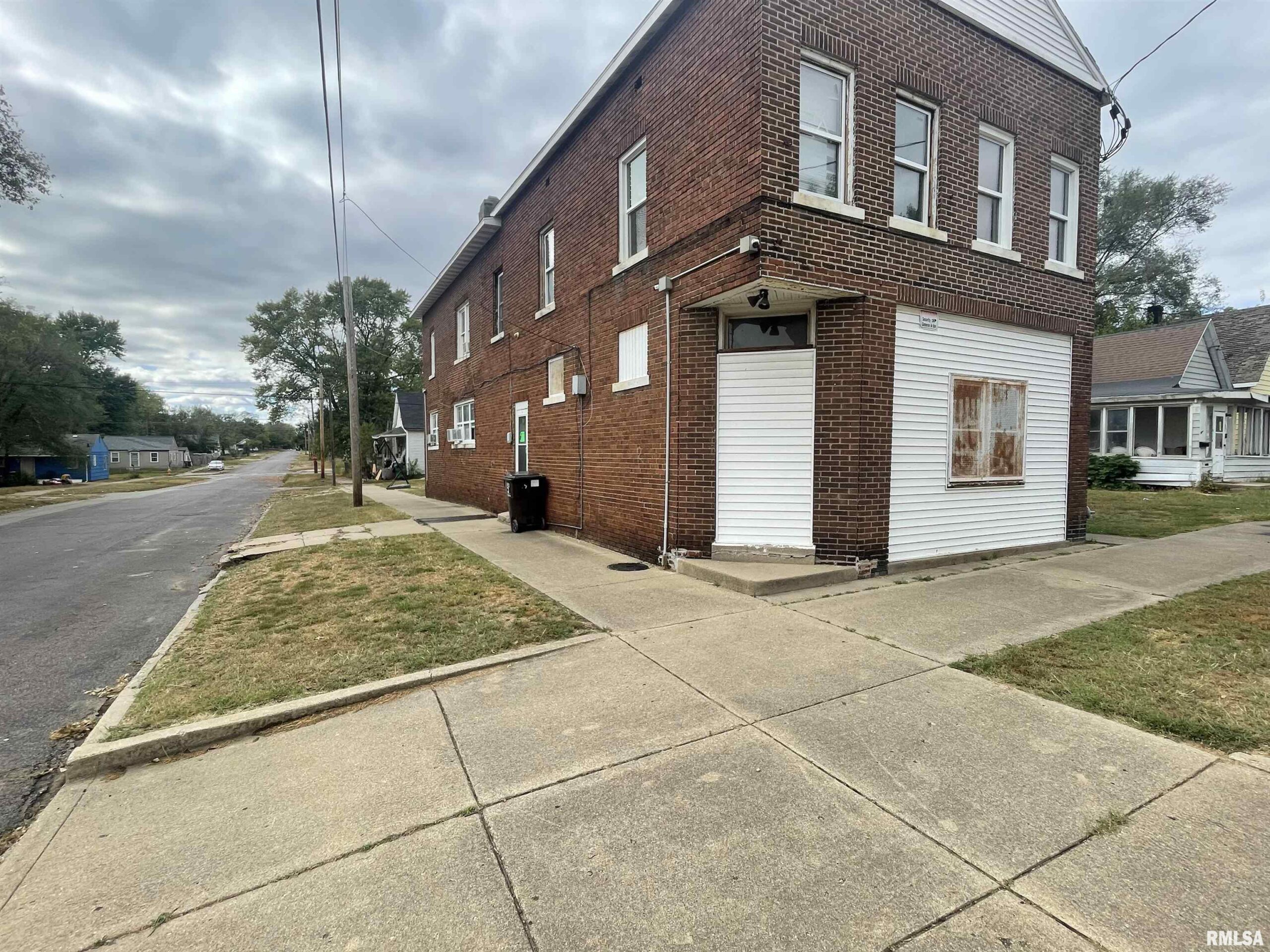 1421 S LIVINGSTON Street Peoria IL