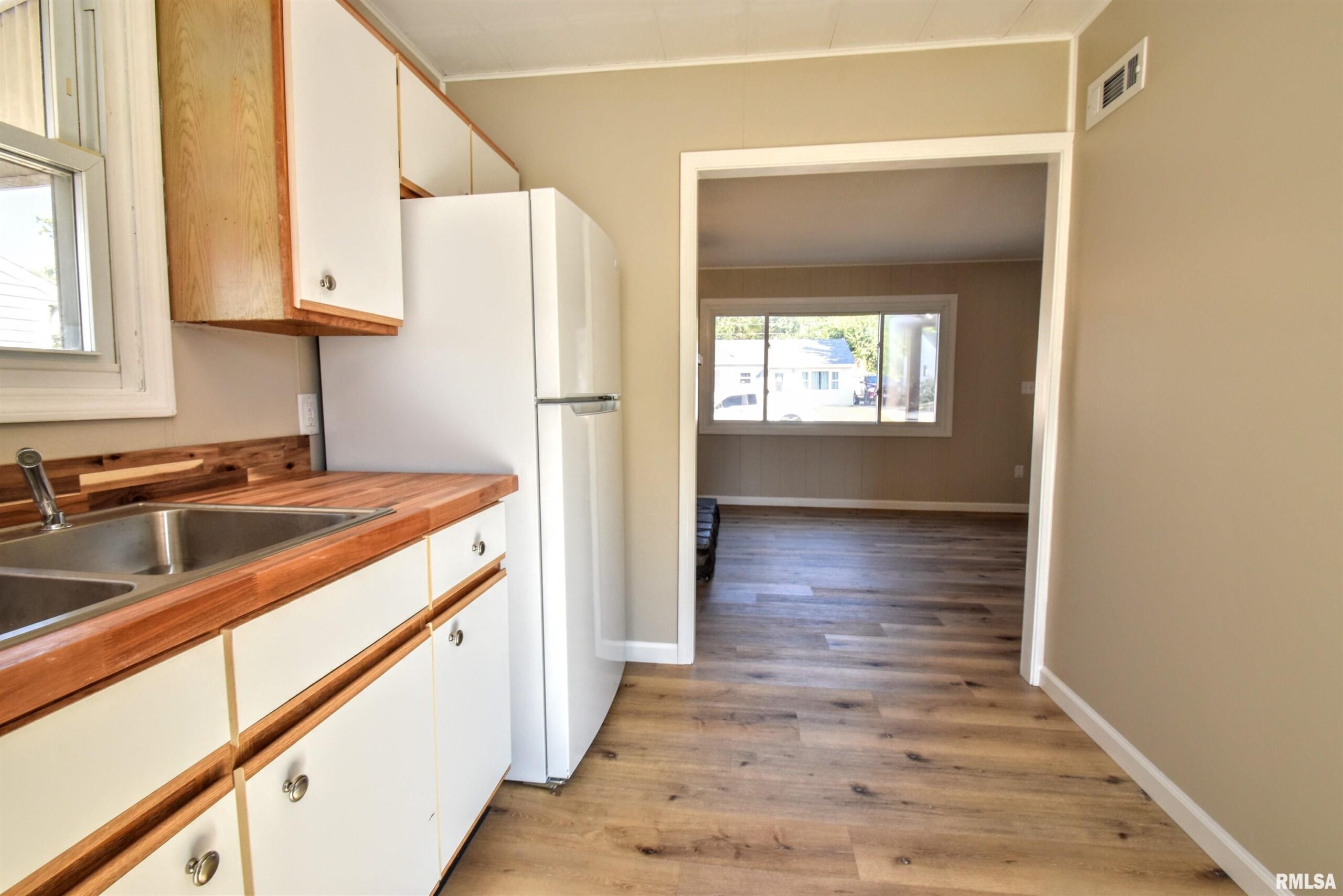 1404 MATILDA Street Pekin IL