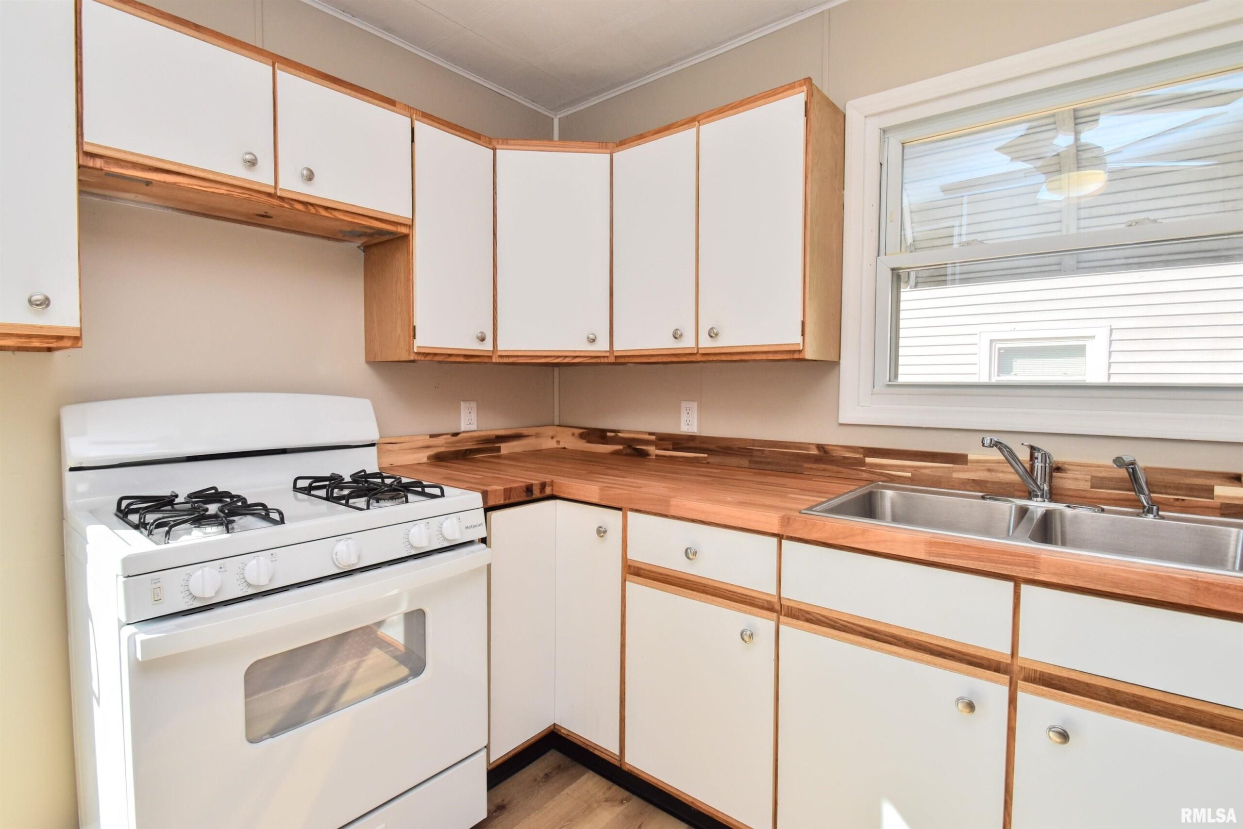 1404 MATILDA Street Pekin IL