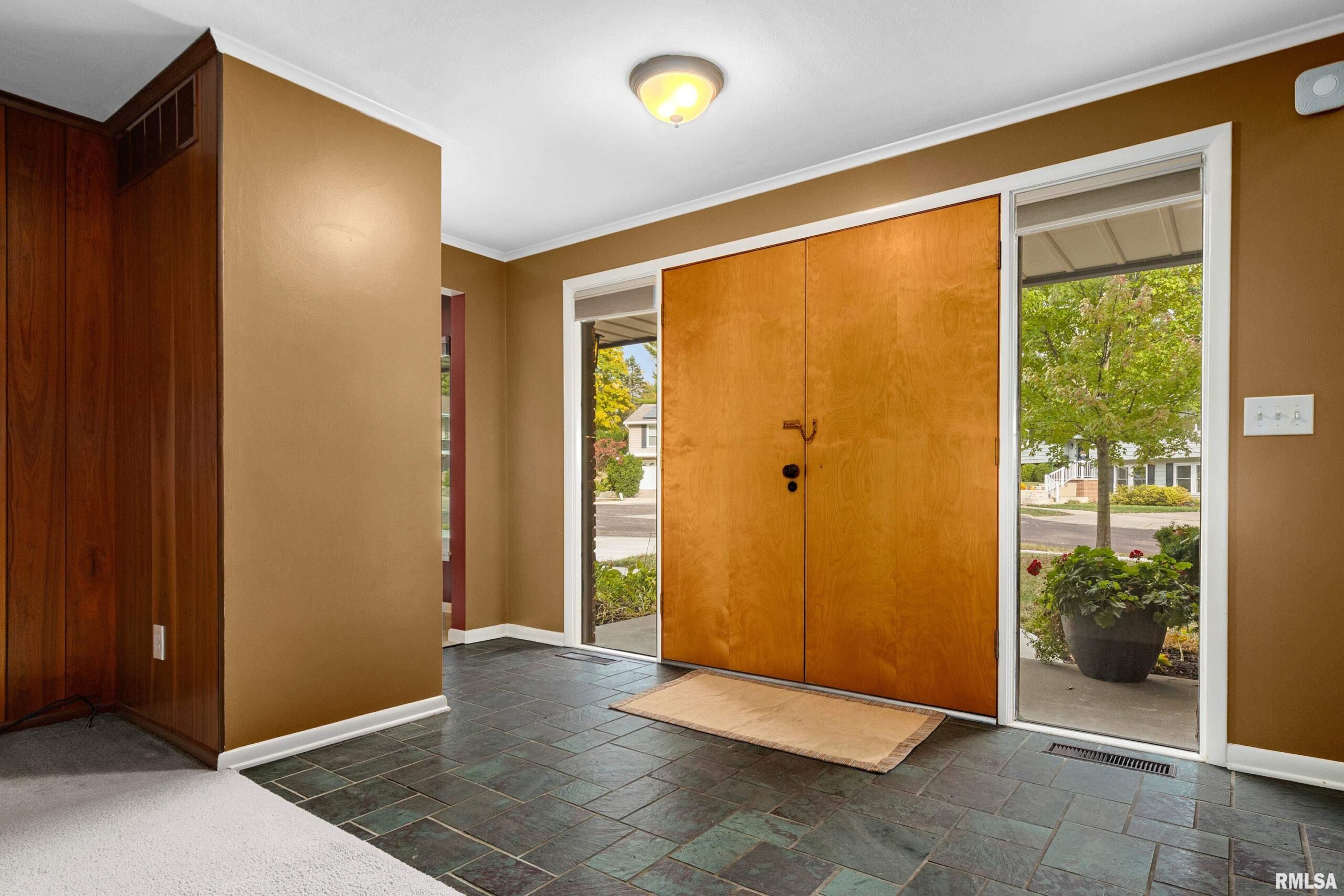 6619 N BROOKWOOD Lane Peoria IL
