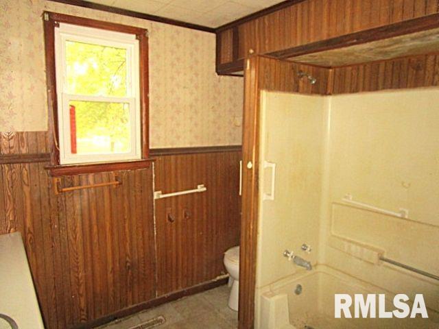 419 E WALNUT Street Washburn IL