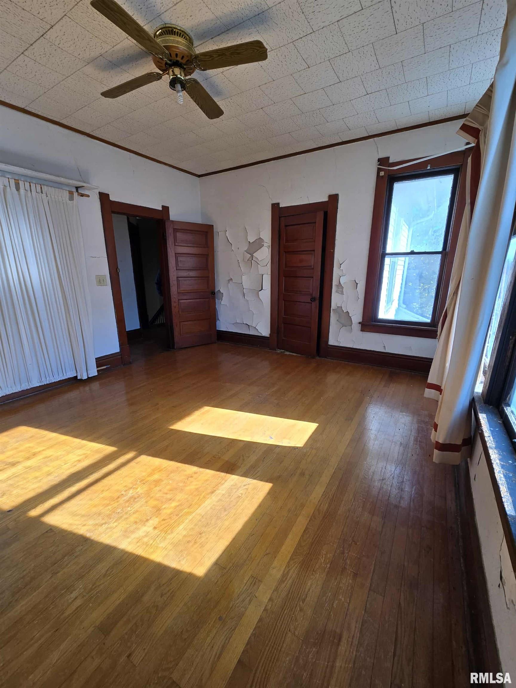 112 N VINE Street Mt Pulaski IL