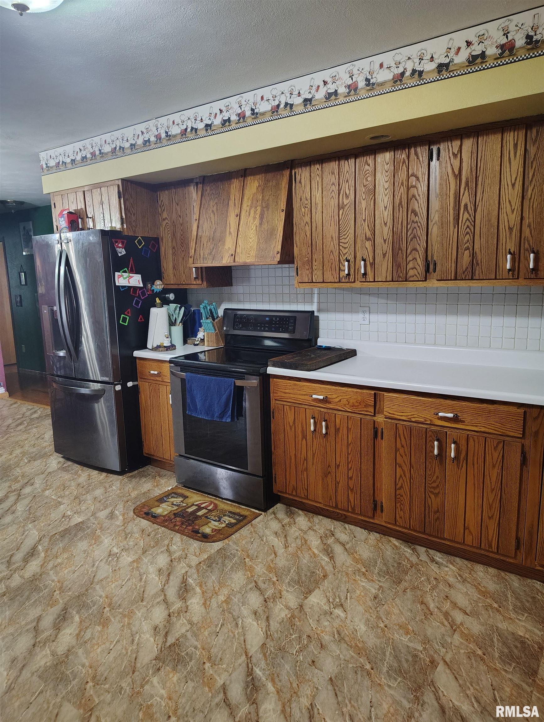 26588 MAPLEWOOD Lane Canton IL