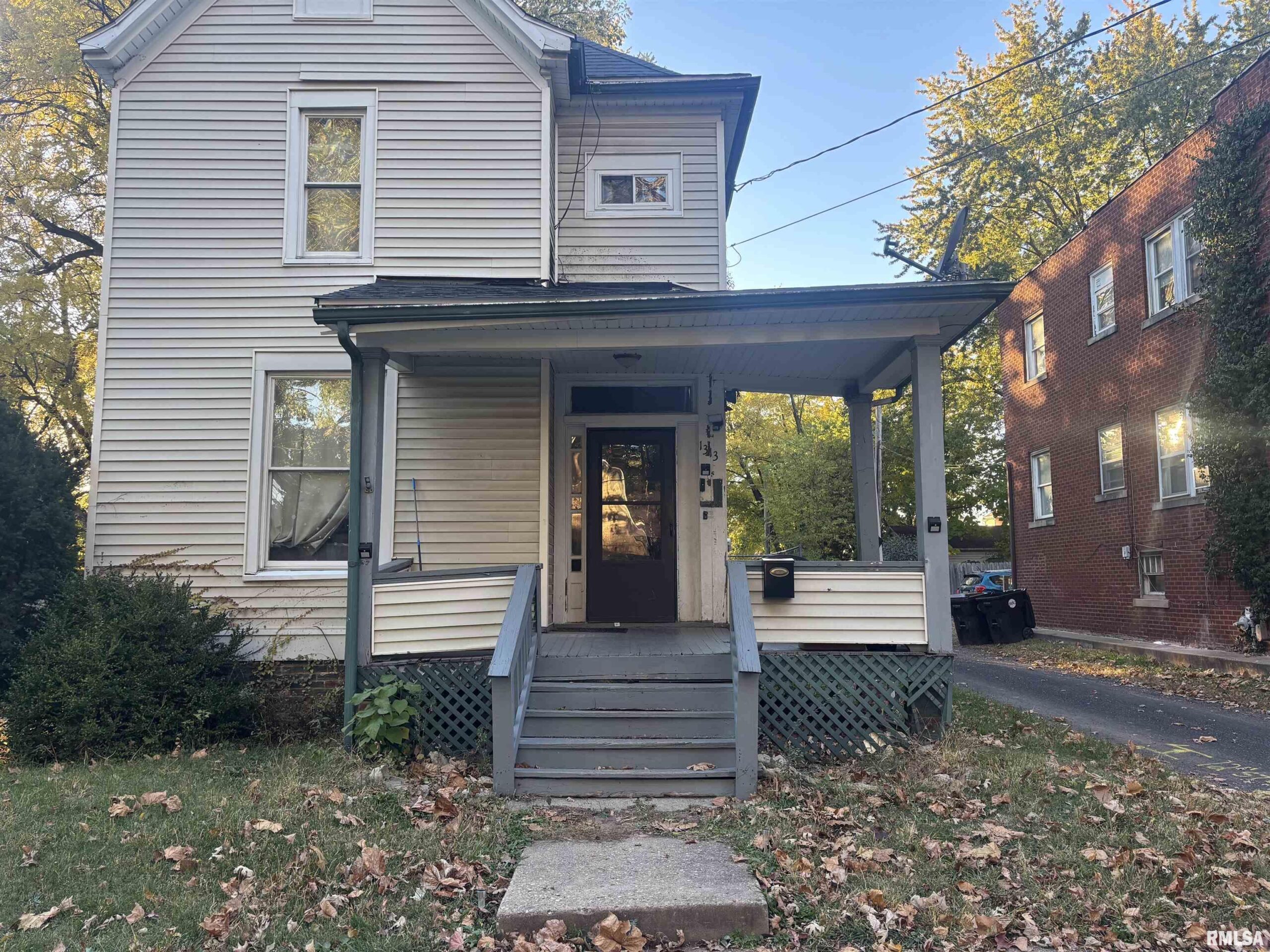 1313 N ELLIS Street Peoria IL