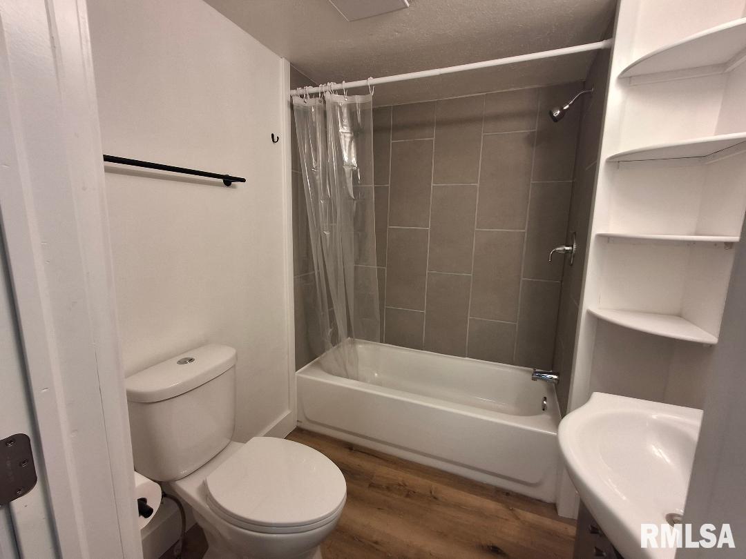 1406 S 12TH Street Pekin IL