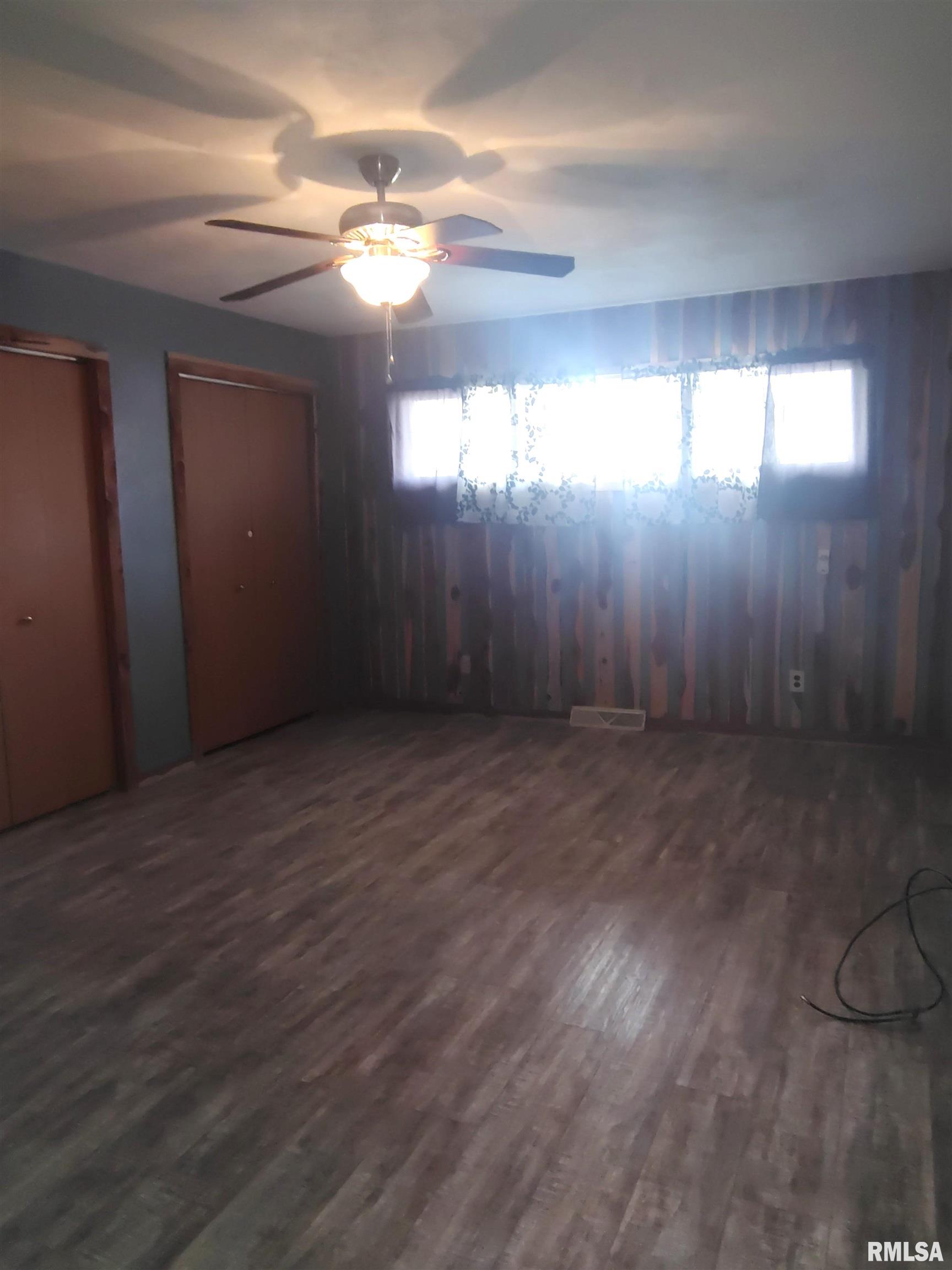 235 N SMITH Street Prairie City IL