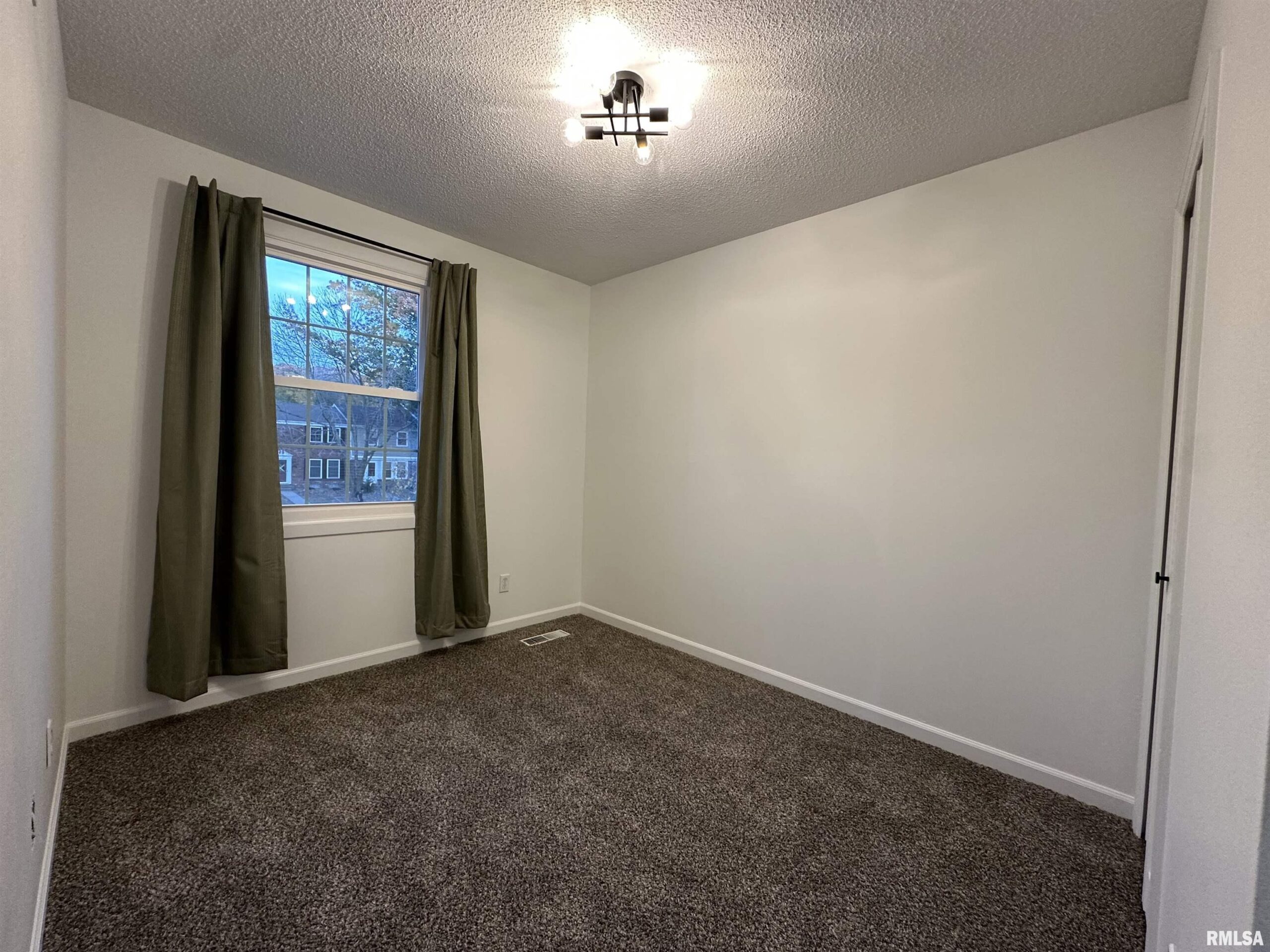 40 N YORKTOWN Road Macomb IL