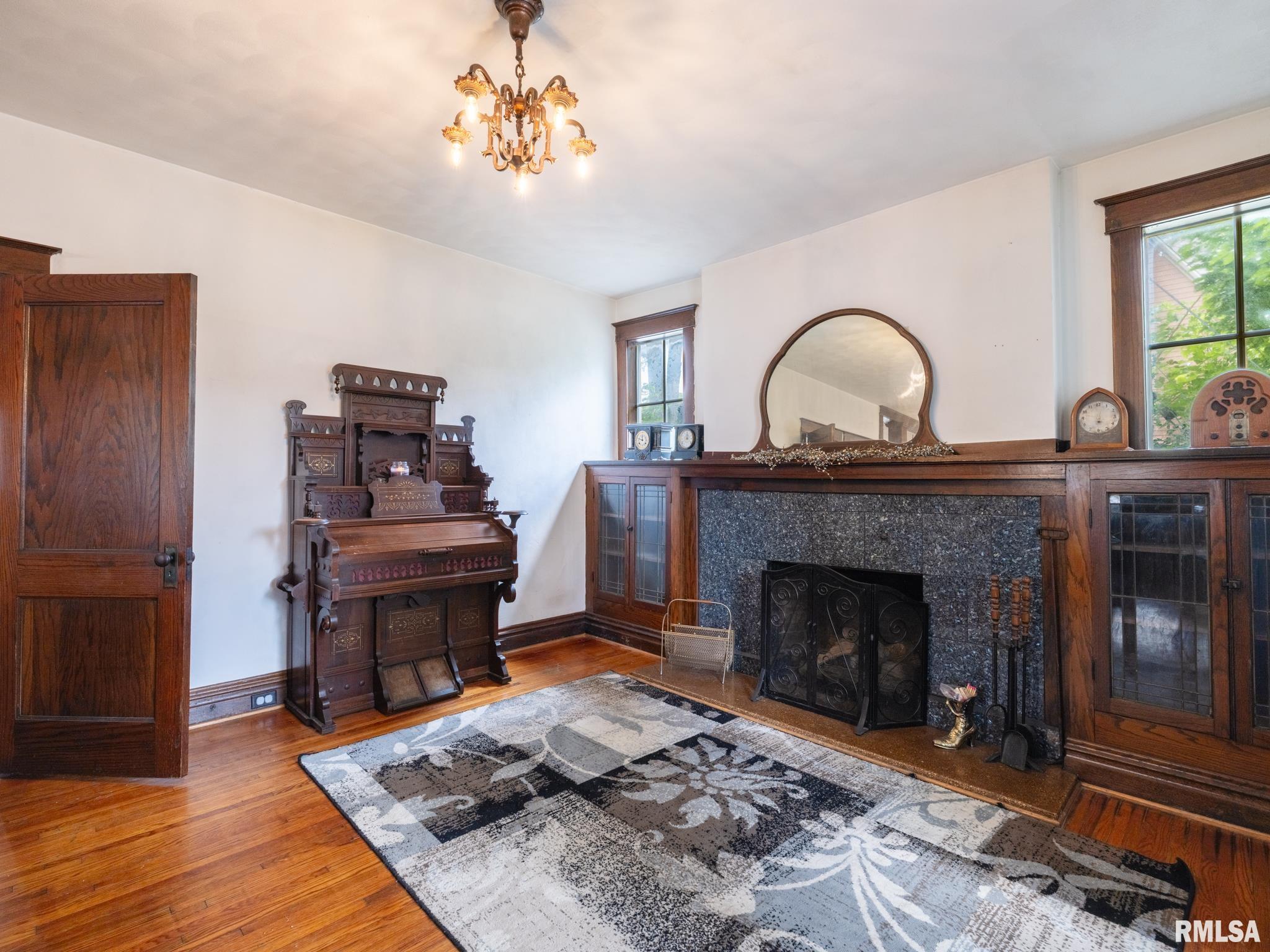 405 WASHINGTON Street Pekin IL