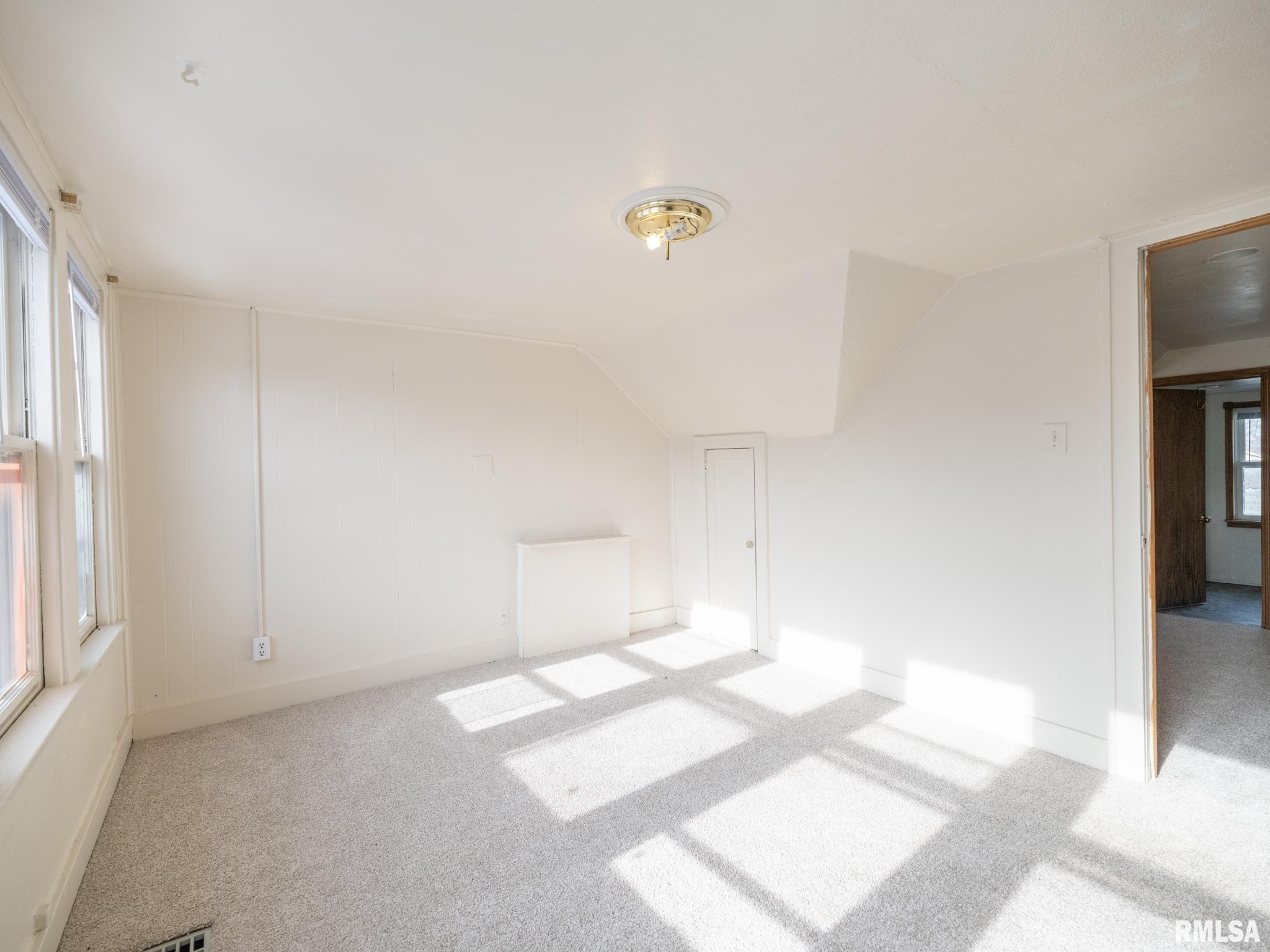 615 SUMMER Street Pekin IL