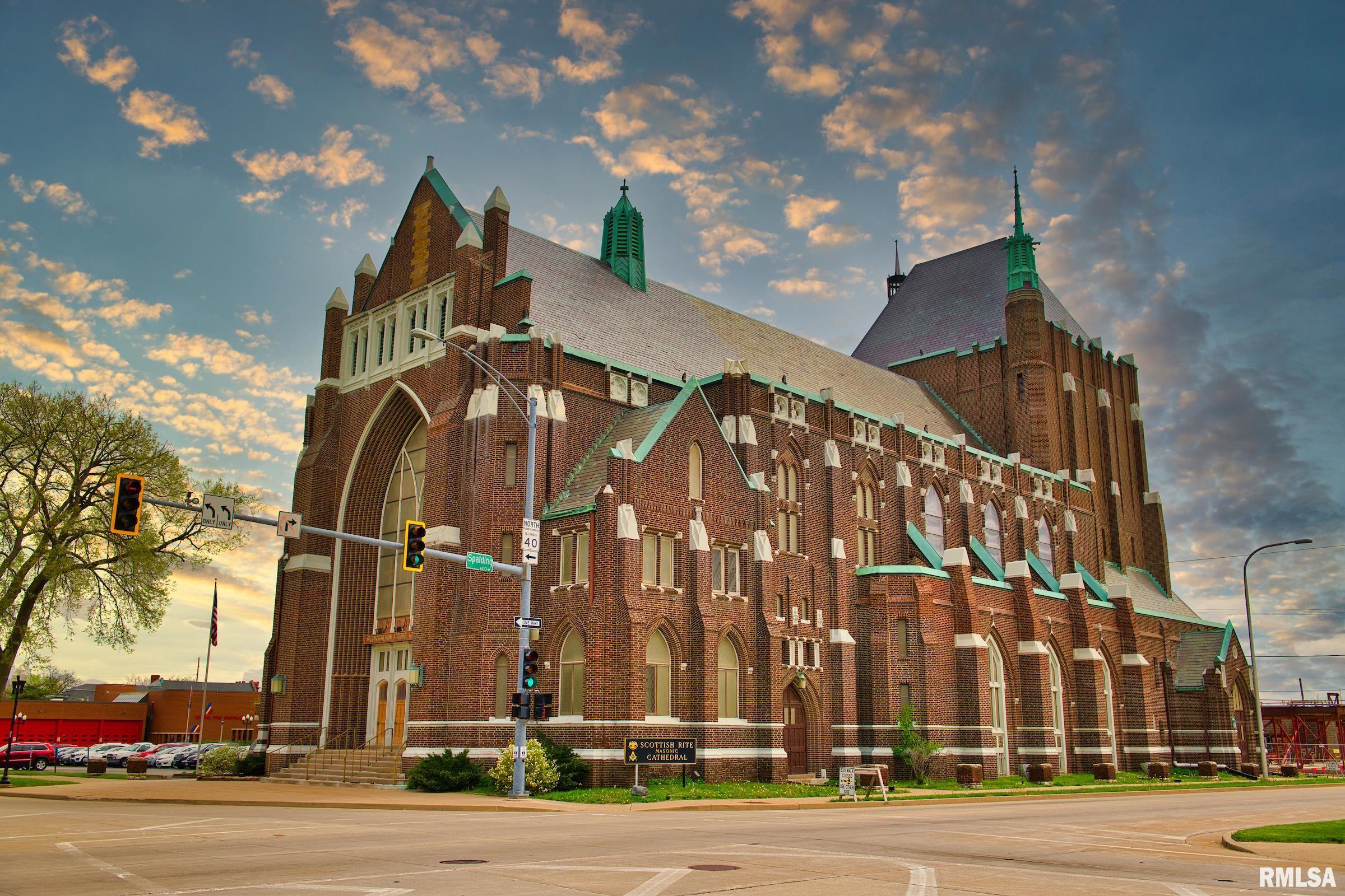 400 NE PERRY Avenue Peoria IL