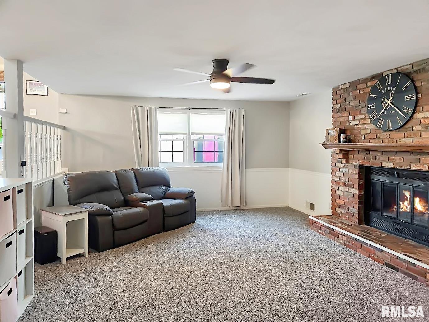 316 PINECREST Drive Germantown Hills IL