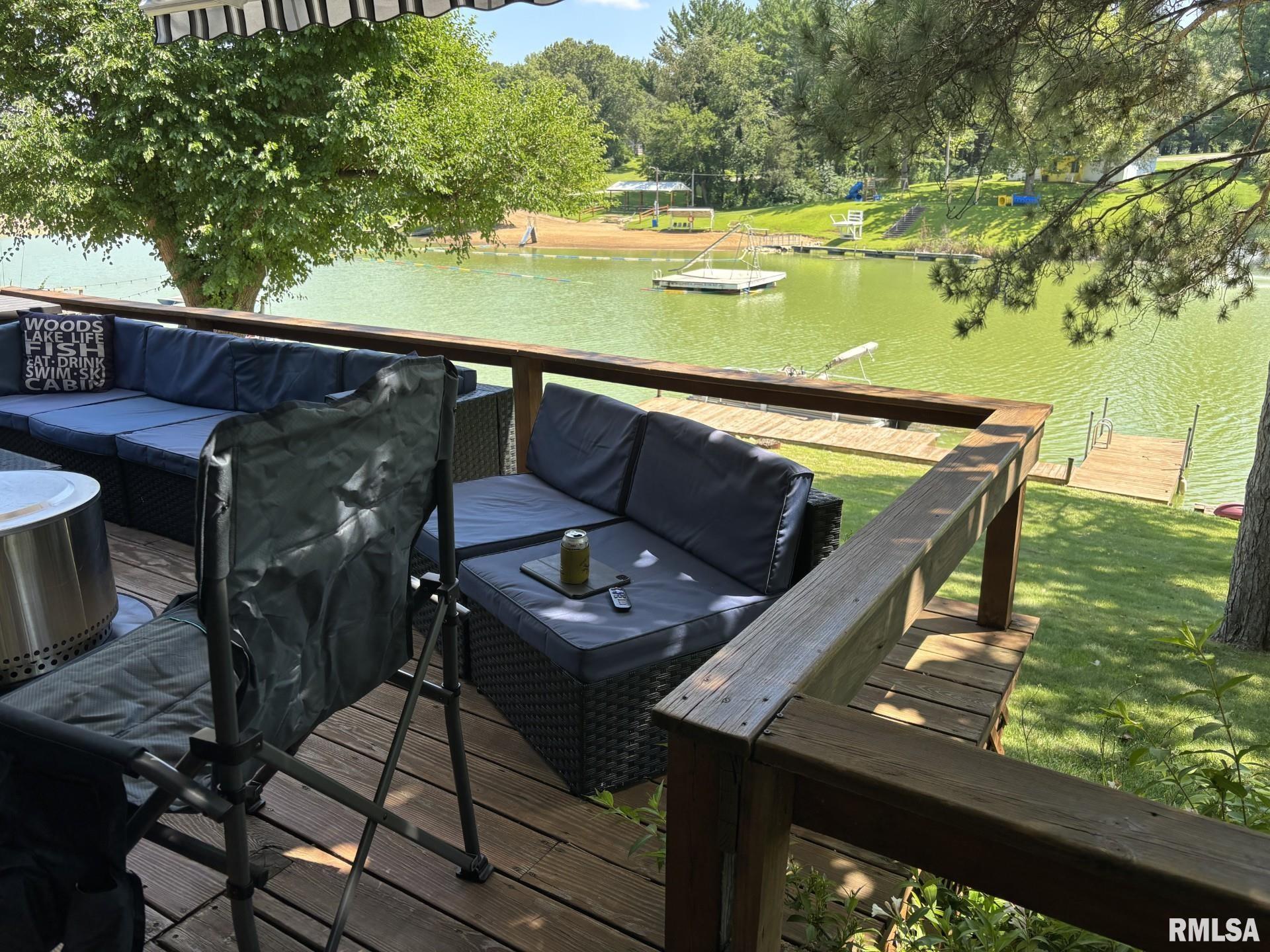 26 LAKE WARREN Drive Monmouth IL