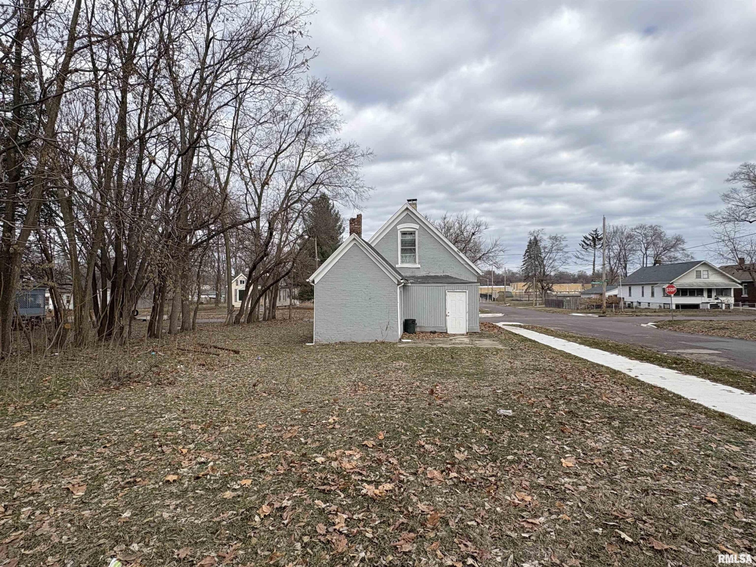 2700 W MARQUETTE Street Peoria IL