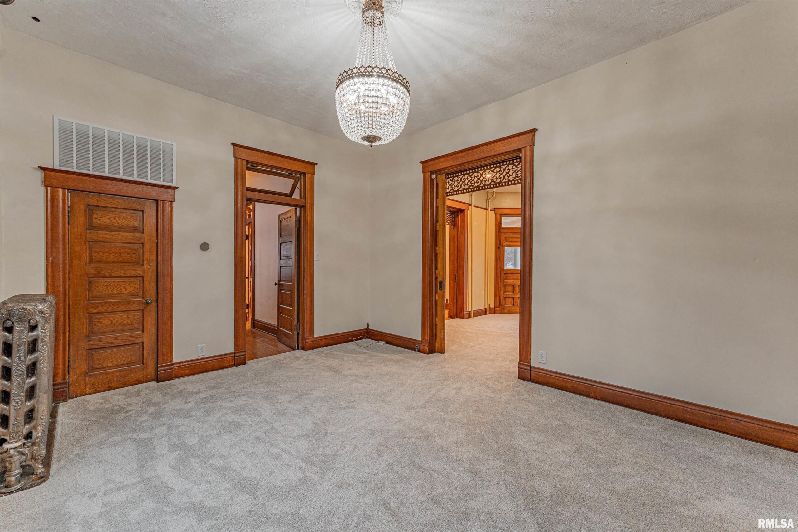 506 N LAFAYETTE Street Mt Pulaski IL