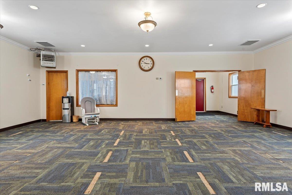 110 W MAIN Street Pleasant Plains IL