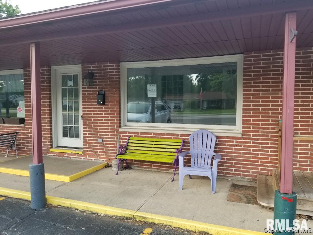 602 E WALNUT Street Chatham IL