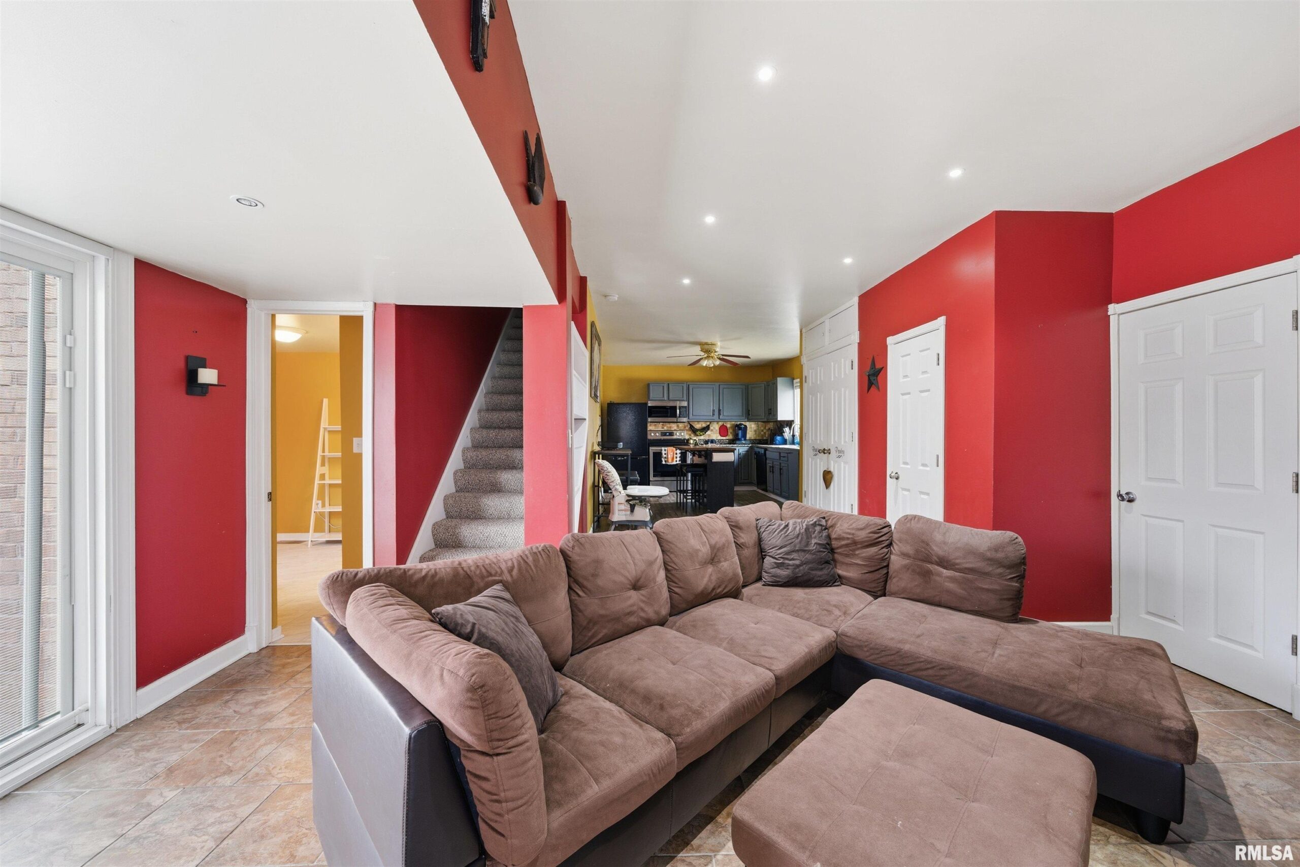 805 W MAIN Street Elmwood IL