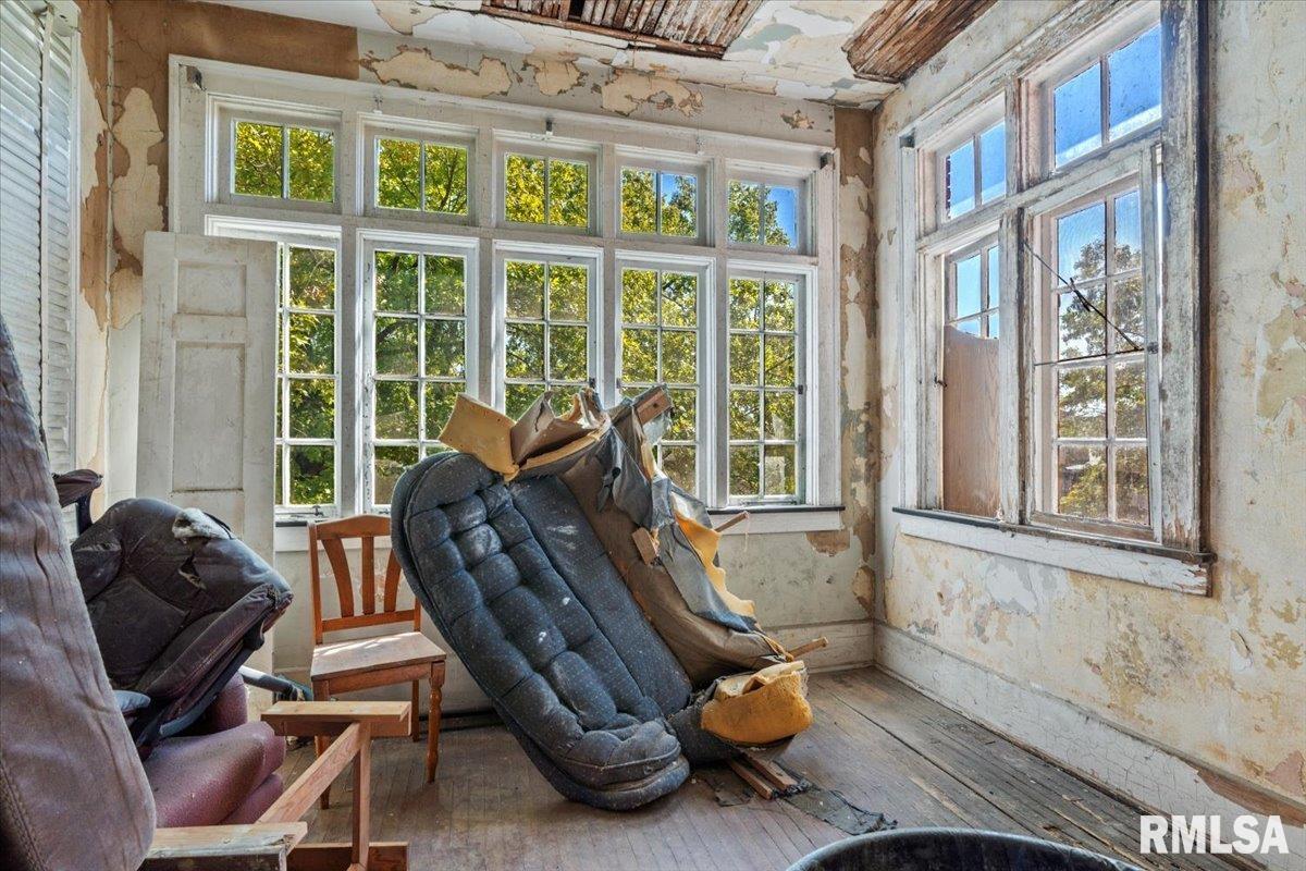 703 S 8TH Street Springfield IL