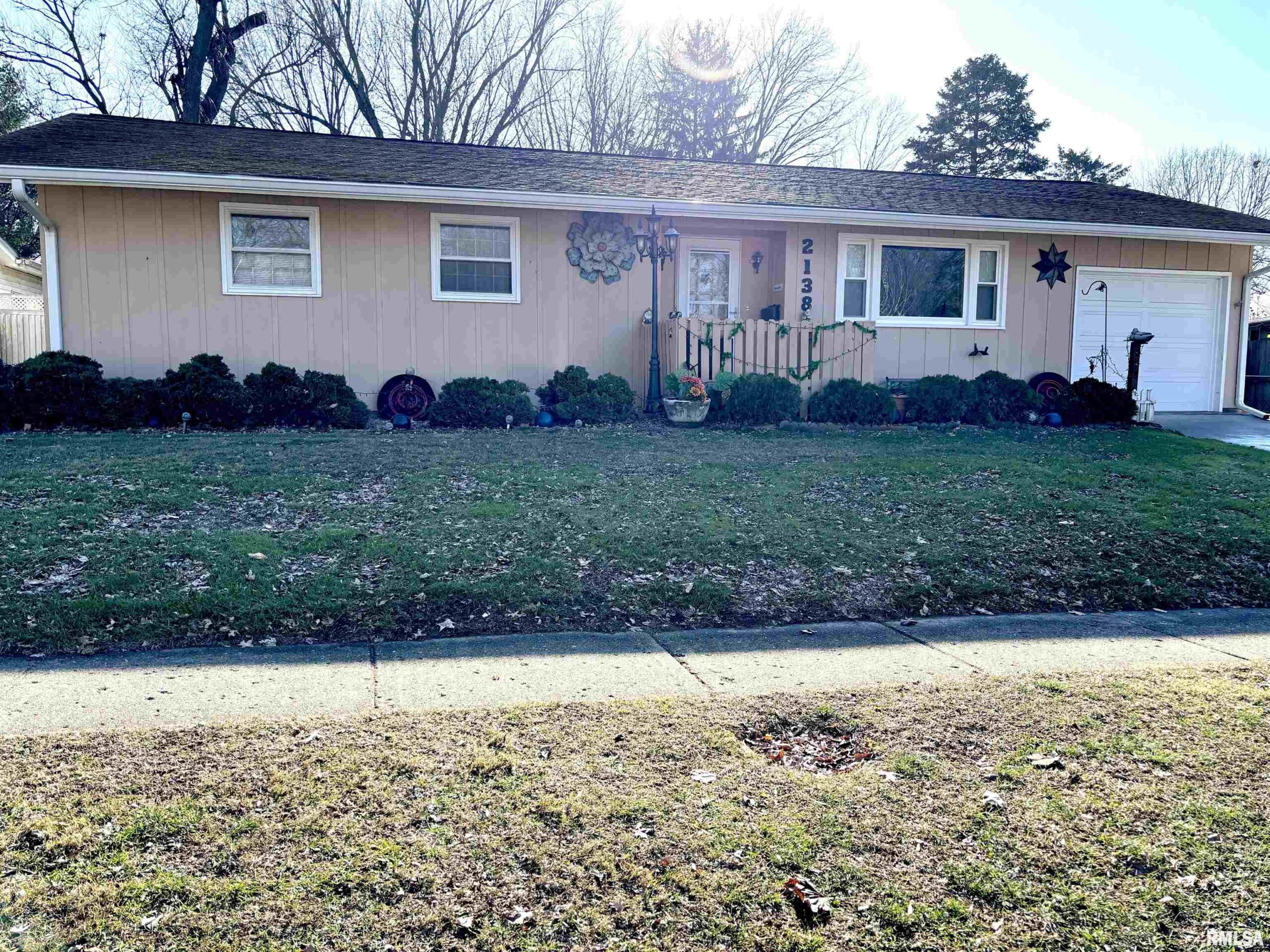 2138 W LAWRENCE Avenue Springfield IL