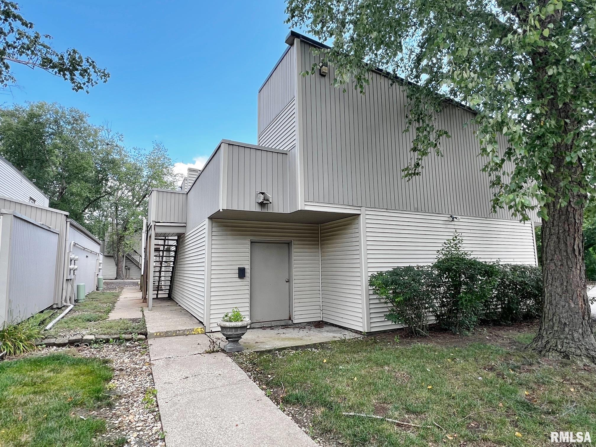 6809 N FROSTWOOD Parkway Peoria IL